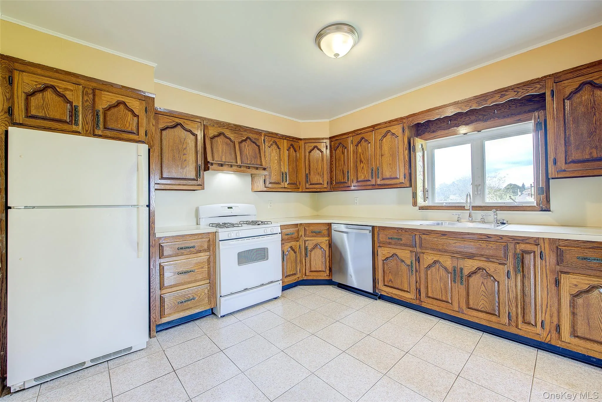 Eat-in- Kitchen Eat-in- Kitchen