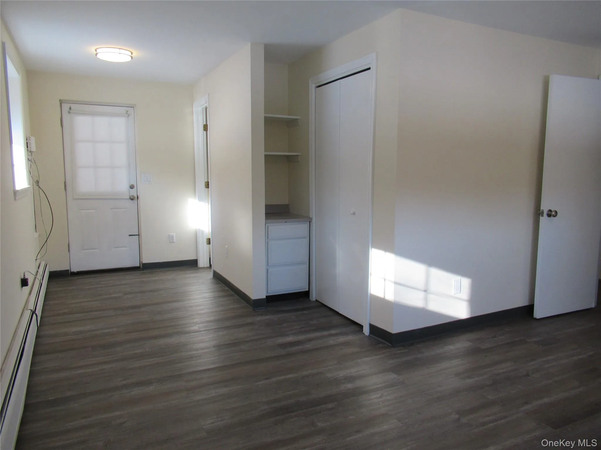 Entryway from backyard. Entryway from backyard.