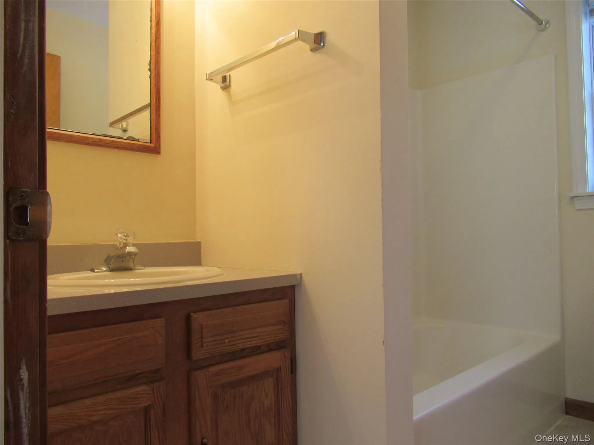 1st Floor Bathroom with vanity and shower / tub combination 1st Floor Bathroom with vanity and shower / tub combination