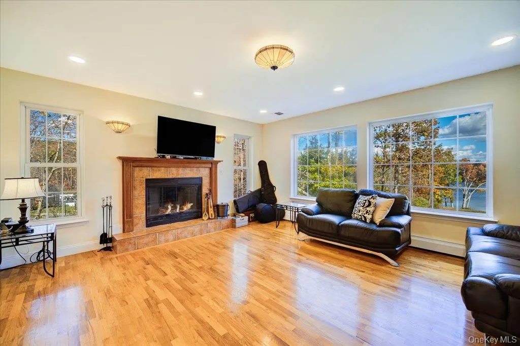 Lakeview den with fireplace Lakeview den with fireplace