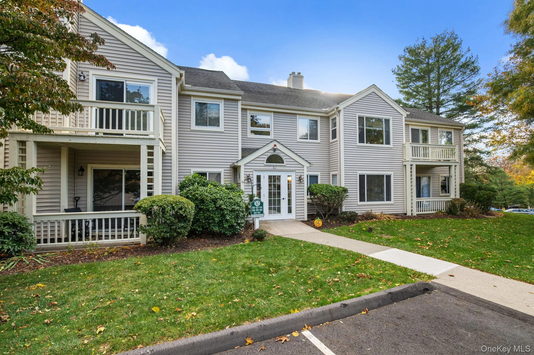 Attractive garden-style design surrounded by lush greenery offers both curb appeal and easy access to parking. Attractive garden-style design surrounded by lush greenery offers both curb appeal and easy access to parking.
