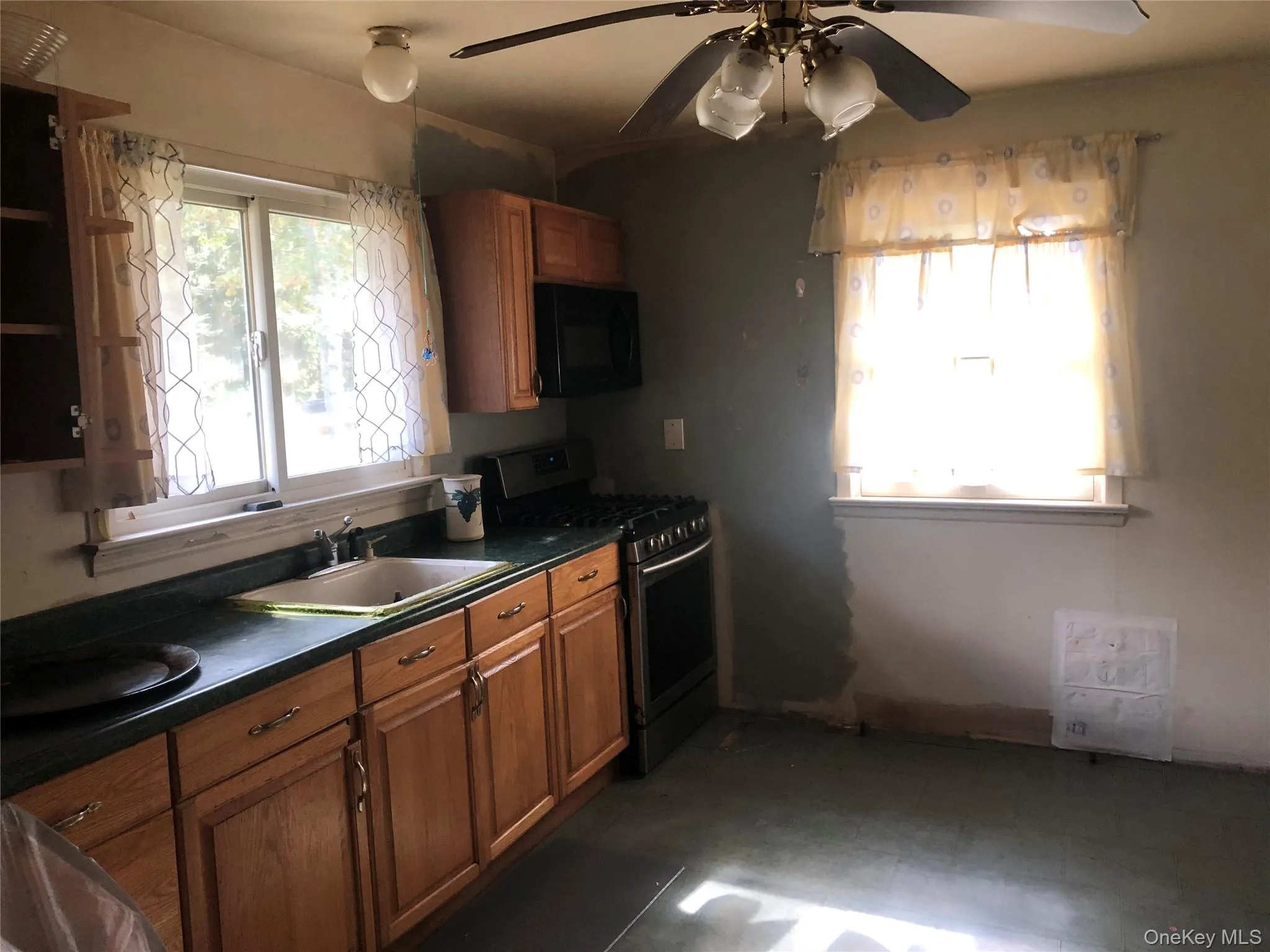 Gas range and oven with  microwave