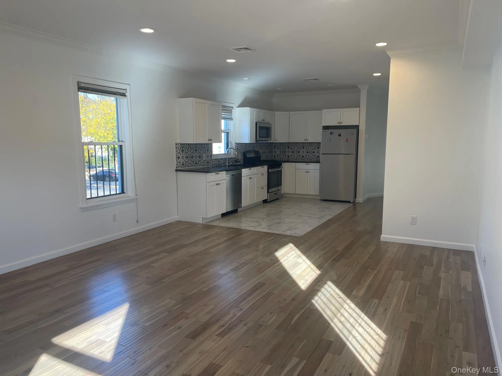 Open plan living/dining space. Open plan living/dining space.