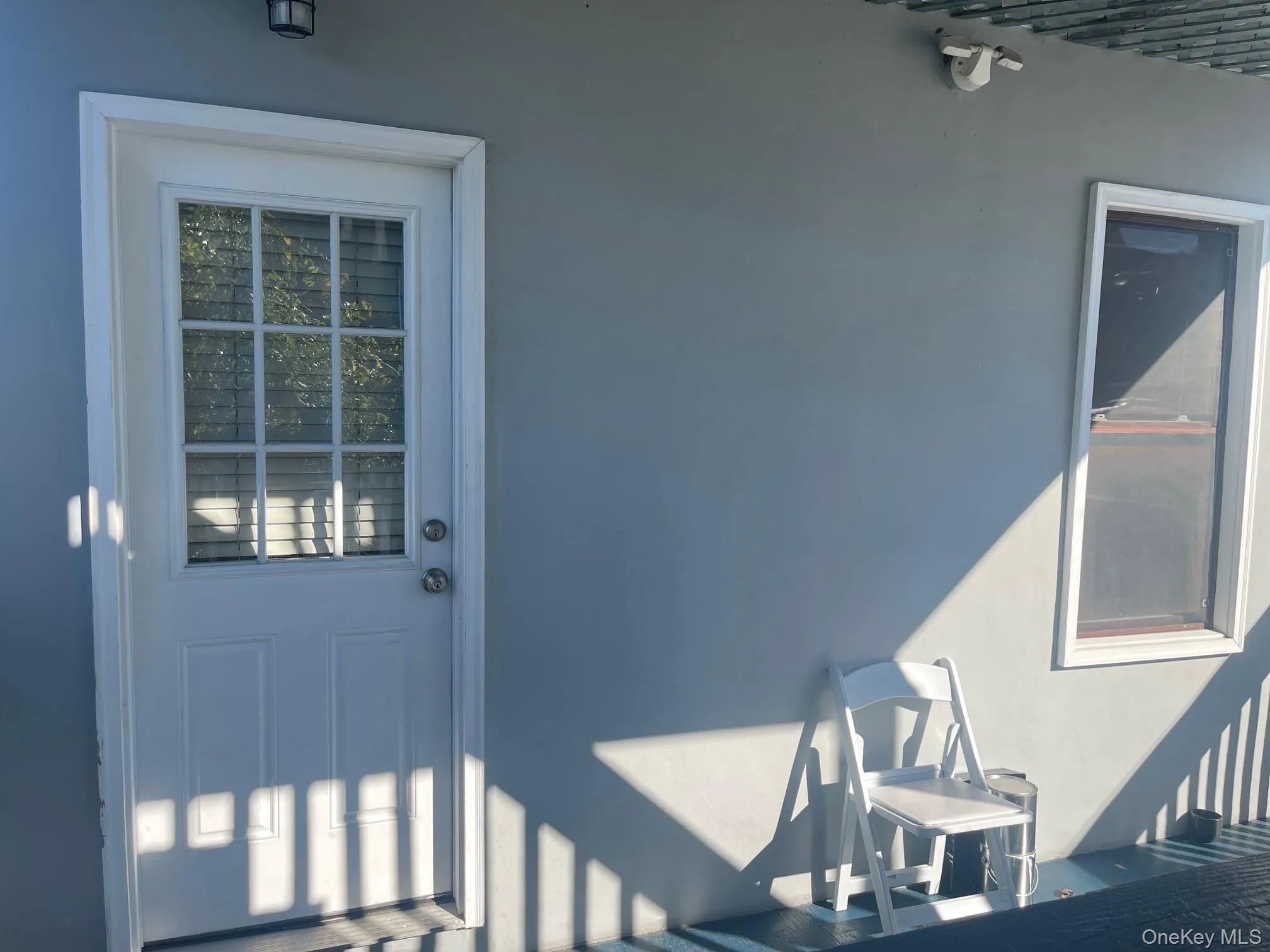 Back porch entrance. Back porch entrance.
