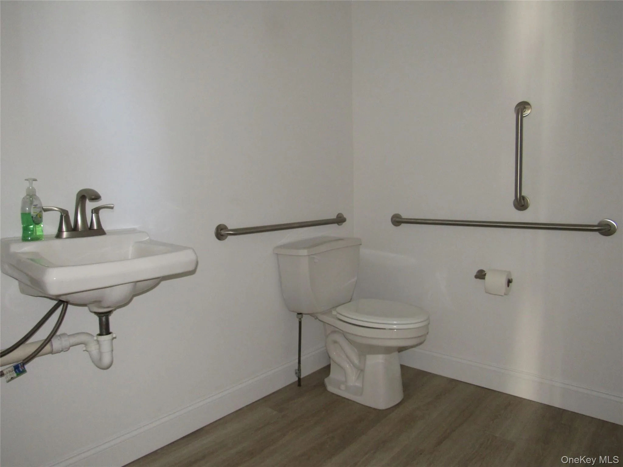 131 Roanoke Avenue, Riverhead, NY, ,Commercial Lease,Idx,Roanoke,0,928349 131 Roanoke Avenue, Riverhead, NY, ,Commercial Lease,Idx,Roanoke,0,928349