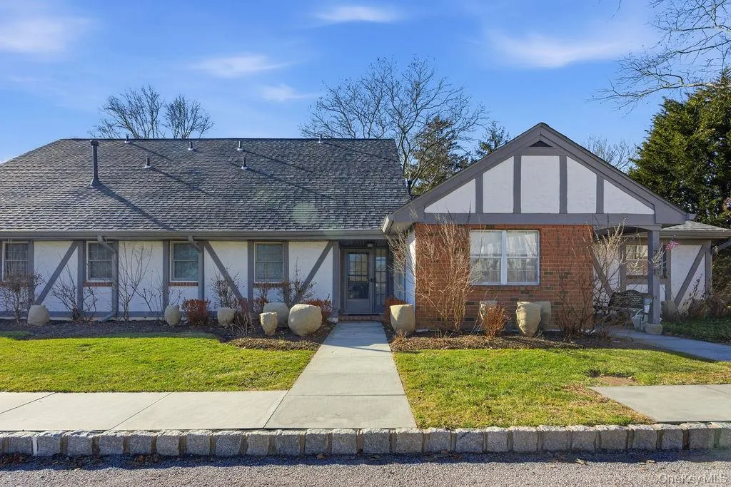 10 Lealand Lane, Southampton, NY, 3 Bedrooms Bedrooms, 6 Rooms Rooms,2 BathroomsBathrooms,Residential Lease,For Rent,Lealand,0,928350 10 Lealand Lane, Southampton, NY, 3 Bedrooms Bedrooms, 6 Rooms Rooms,2 BathroomsBathrooms,Residential Lease,For Rent,Lealand,0,928350