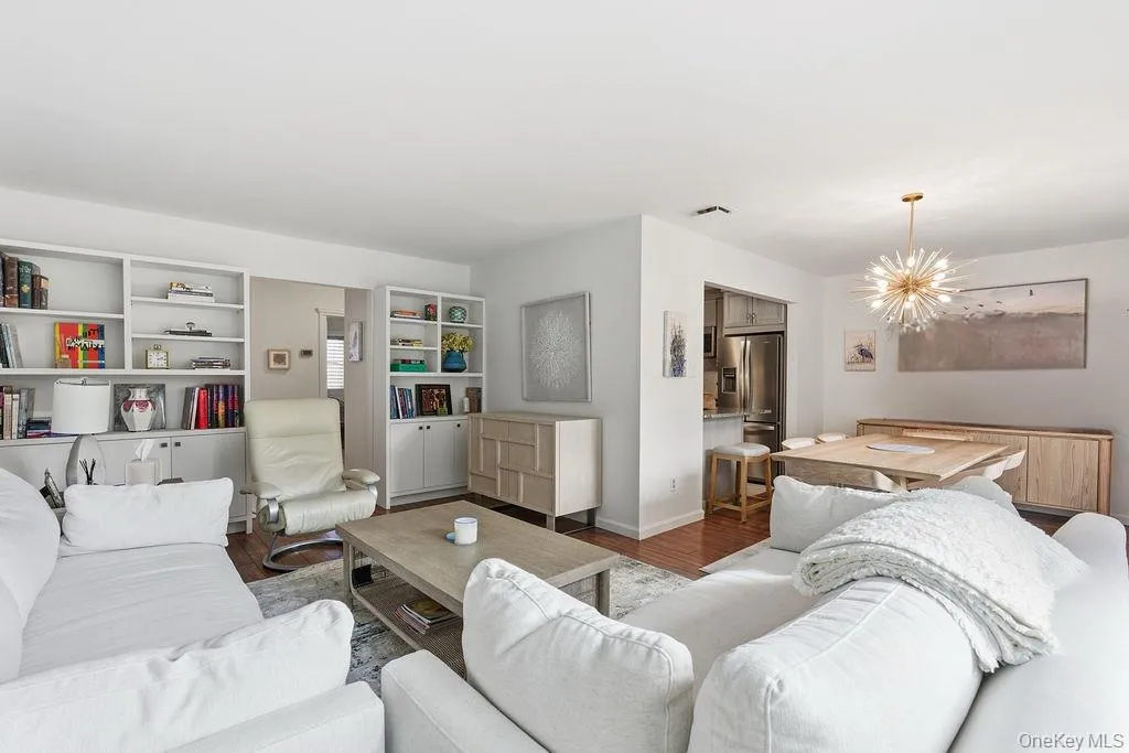 10 Lealand Lane, Southampton, NY, 3 Bedrooms Bedrooms, 6 Rooms Rooms,2 BathroomsBathrooms,Residential Lease,For Rent,Lealand,0,928350 10 Lealand Lane, Southampton, NY, 3 Bedrooms Bedrooms, 6 Rooms Rooms,2 BathroomsBathrooms,Residential Lease,For Rent,Lealand,0,928350