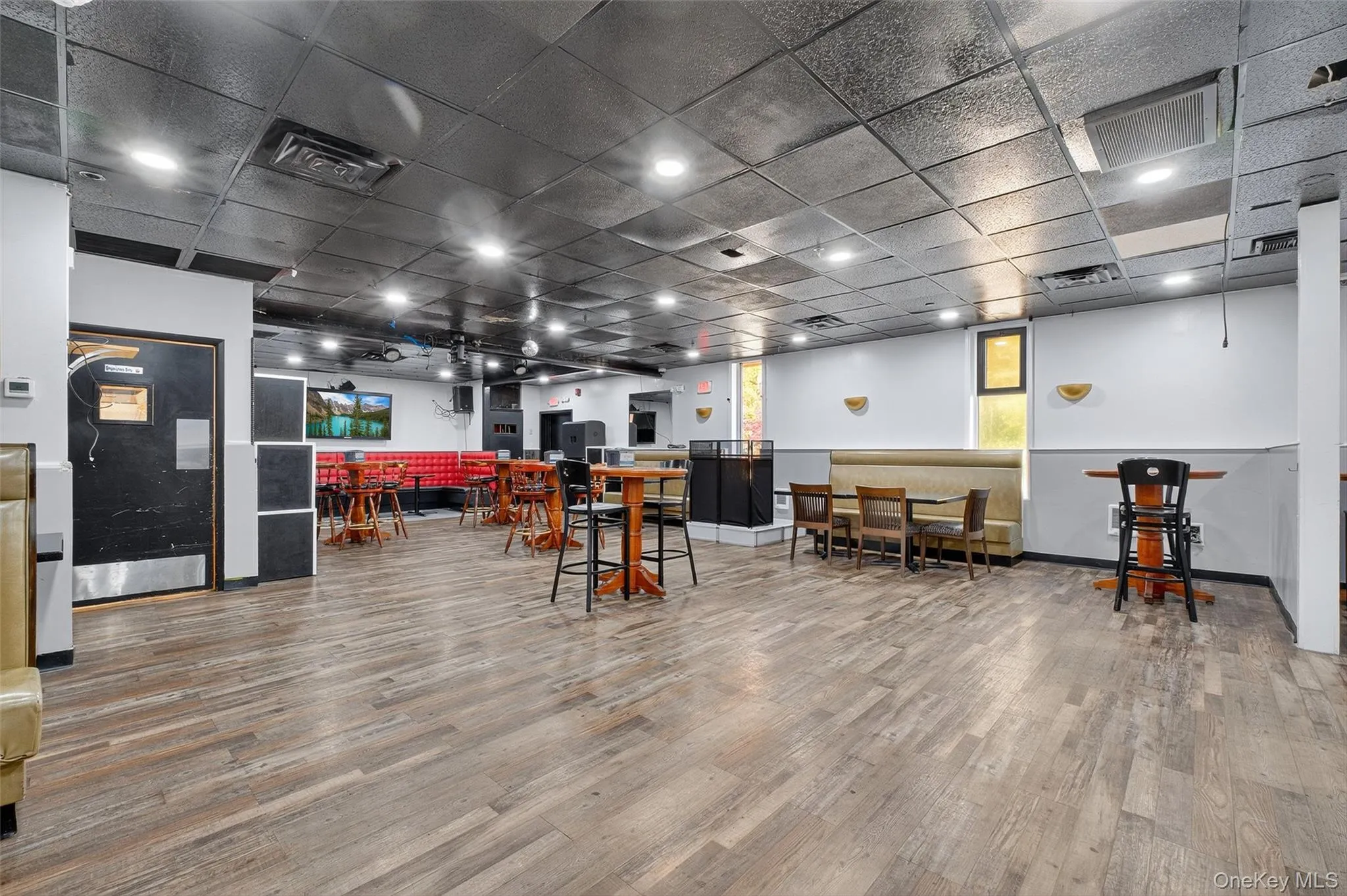 Misc room with a drop ceiling Misc room with a drop ceiling