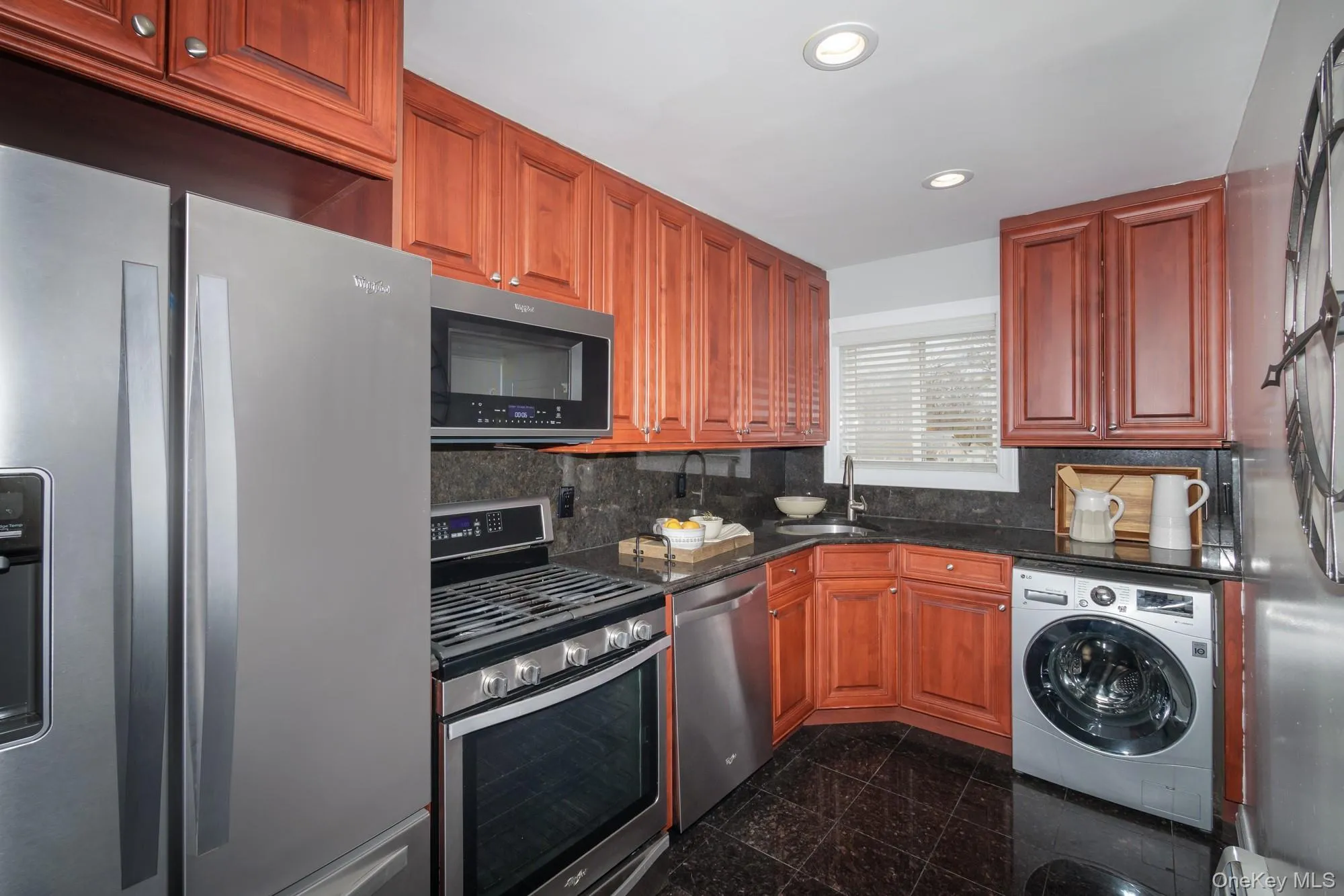 40 Broadway, Babylon, NY, 1 Bedroom Bedrooms, 4 Rooms Rooms,1 BathroomBathrooms,Residential Lease,Idx,Broadway,0,928559 40 Broadway, Babylon, NY, 1 Bedroom Bedrooms, 4 Rooms Rooms,1 BathroomBathrooms,Residential Lease,Idx,Broadway,0,928559