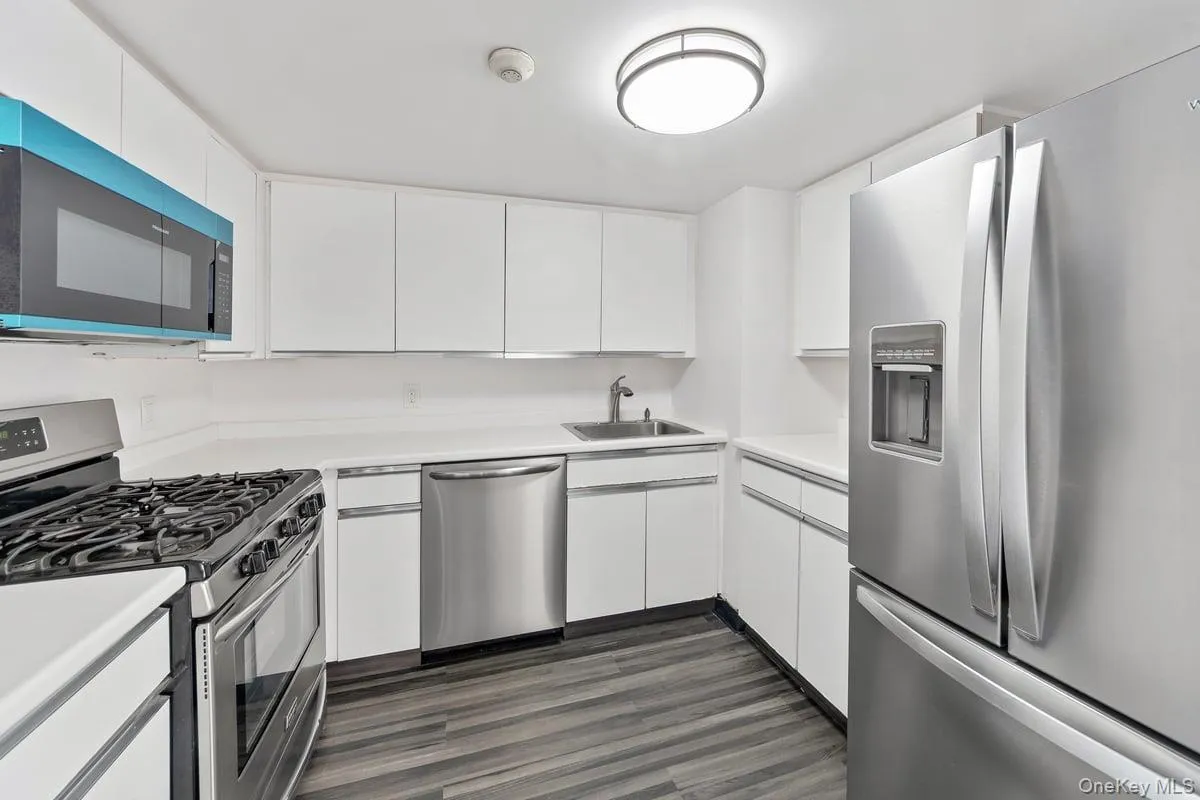 23 Water Grant Street, Yonkers, NY, 1 Bedroom Bedrooms, 2 Rooms Rooms,1 BathroomBathrooms,Residential Lease,Idx,Water Grant,0,928571 23 Water Grant Street, Yonkers, NY, 1 Bedroom Bedrooms, 2 Rooms Rooms,1 BathroomBathrooms,Residential Lease,Idx,Water Grant,0,928571