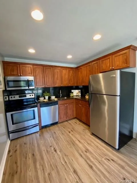 385C Great East Neck Road, Babylon, NY, 1 Bedroom Bedrooms, 4 Rooms Rooms,1 BathroomBathrooms,Residential Lease,Idx,Great East Neck,0,928620 385C Great East Neck Road, Babylon, NY, 1 Bedroom Bedrooms, 4 Rooms Rooms,1 BathroomBathrooms,Residential Lease,Idx,Great East Neck,0,928620