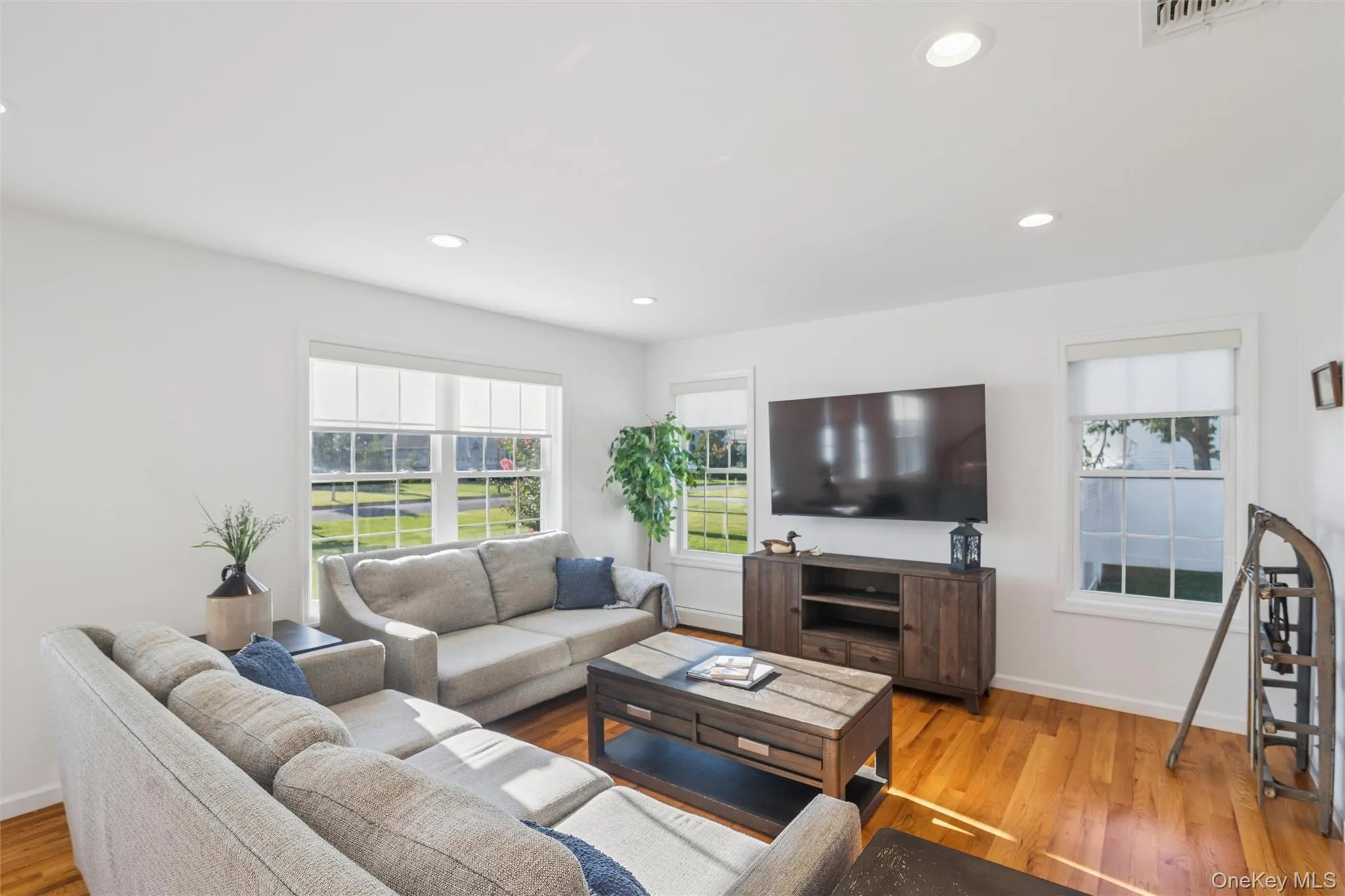 16 Mastro Court, Riverhead, NY, 3 Bedroom Bedrooms, 7 Room Rooms,2 BathroomBathrooms,Residential Lease,For Rent,Mastro,0,928698 16 Mastro Court, Riverhead, NY, 3 Bedroom Bedrooms, 7 Room Rooms,2 BathroomBathrooms,Residential Lease,For Rent,Mastro,0,928698