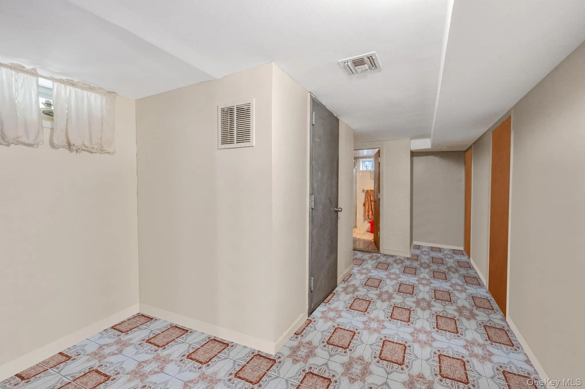 Corridor with baseboards Corridor with baseboards