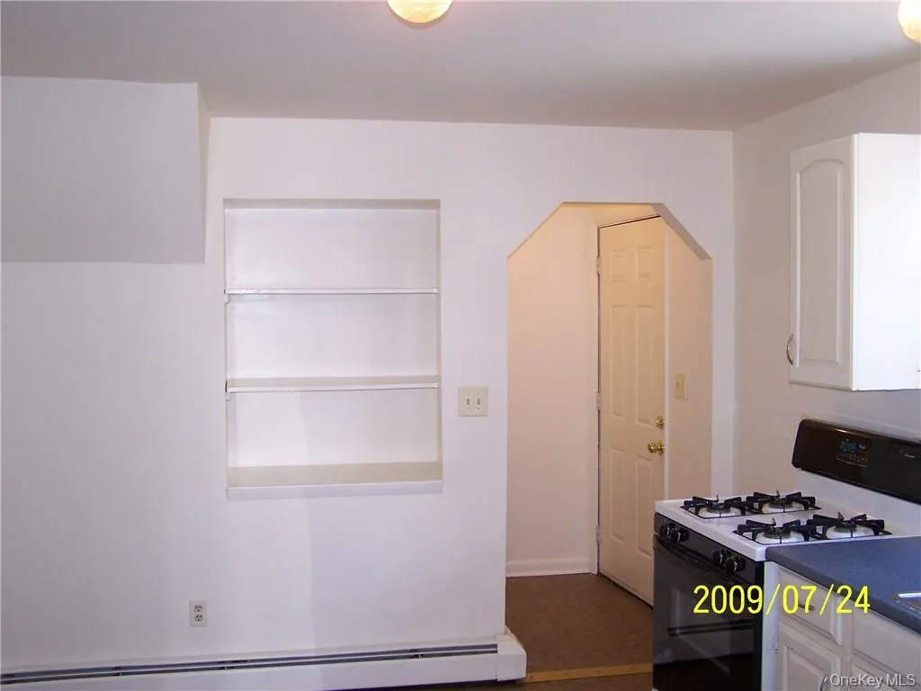 15 1/2 North Street Street, Warwick (town), NY, 2 Bedrooms Bedrooms, 5 Rooms Rooms,1 BathroomBathrooms,Residential Lease,Idx,North Street,0,928736 15 1/2 North Street Street, Warwick (town), NY, 2 Bedrooms Bedrooms, 5 Rooms Rooms,1 BathroomBathrooms,Residential Lease,Idx,North Street,0,928736