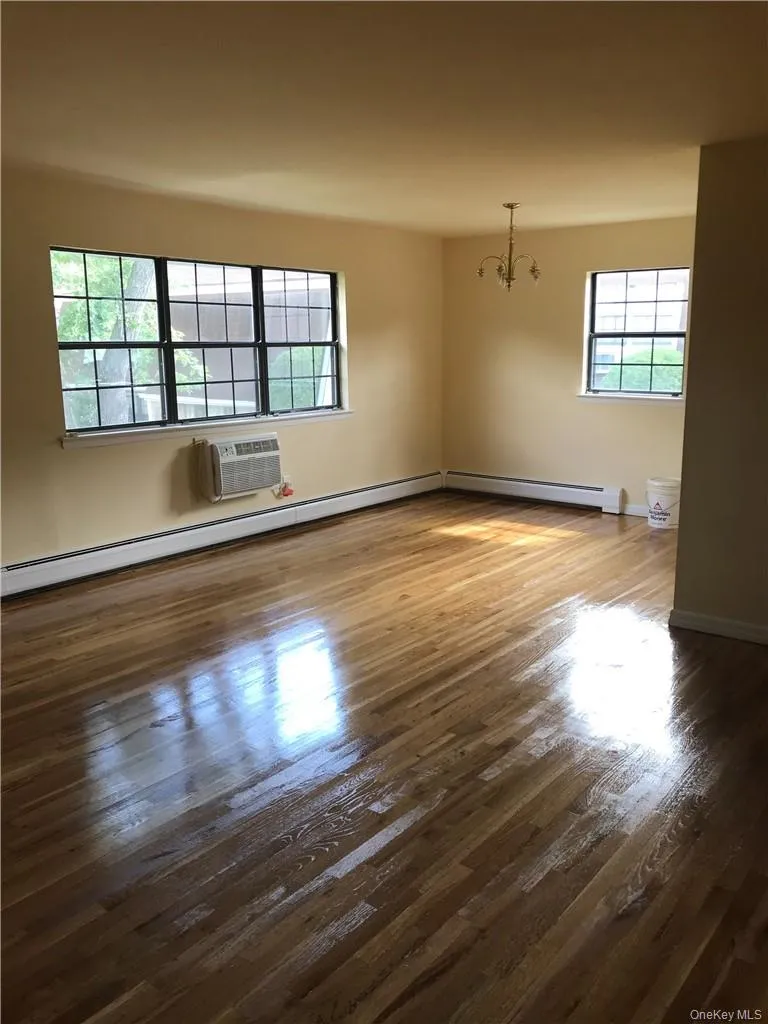 Unfurnished room Unfurnished room