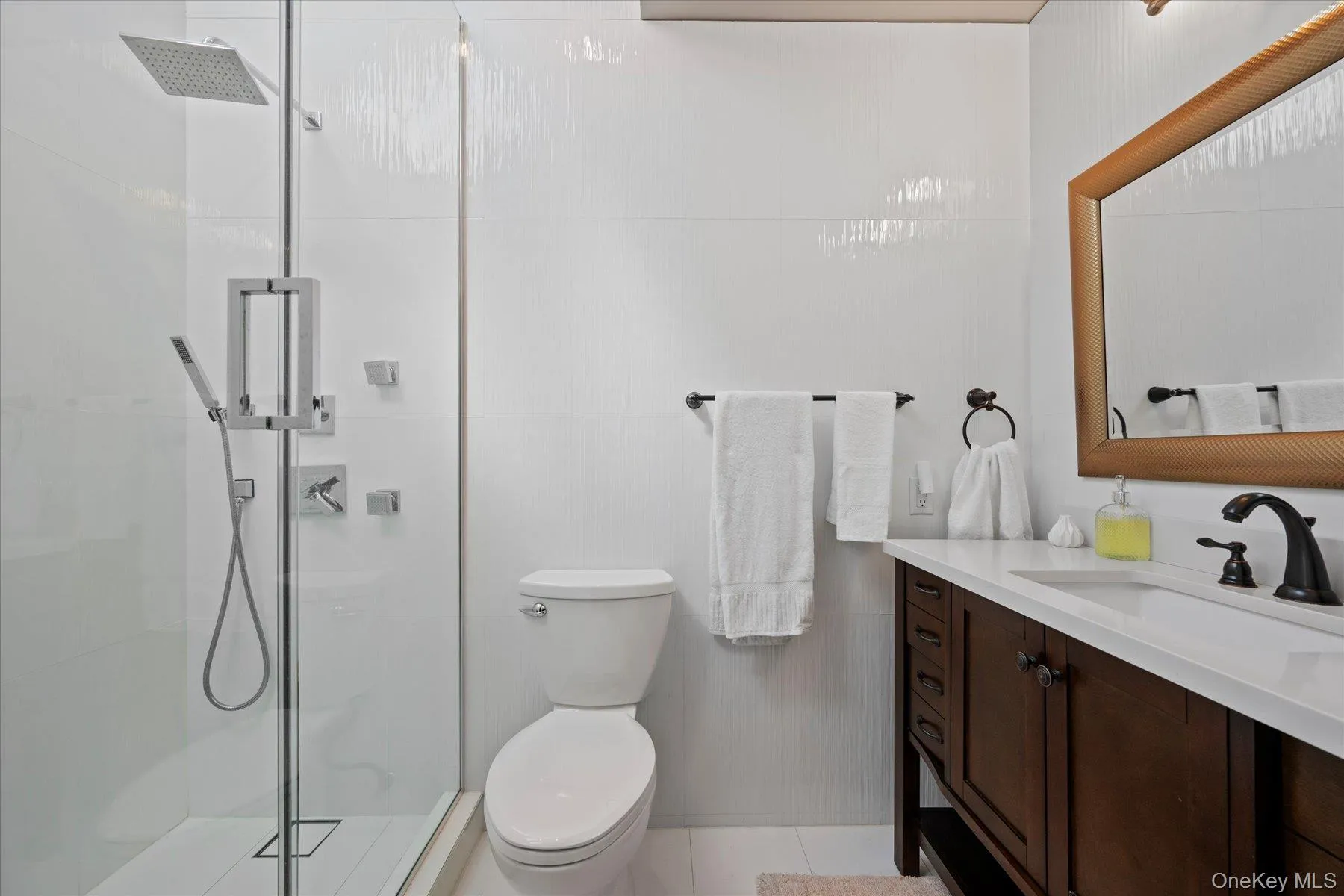 Ensuite bathroom #2 Ensuite bathroom #2