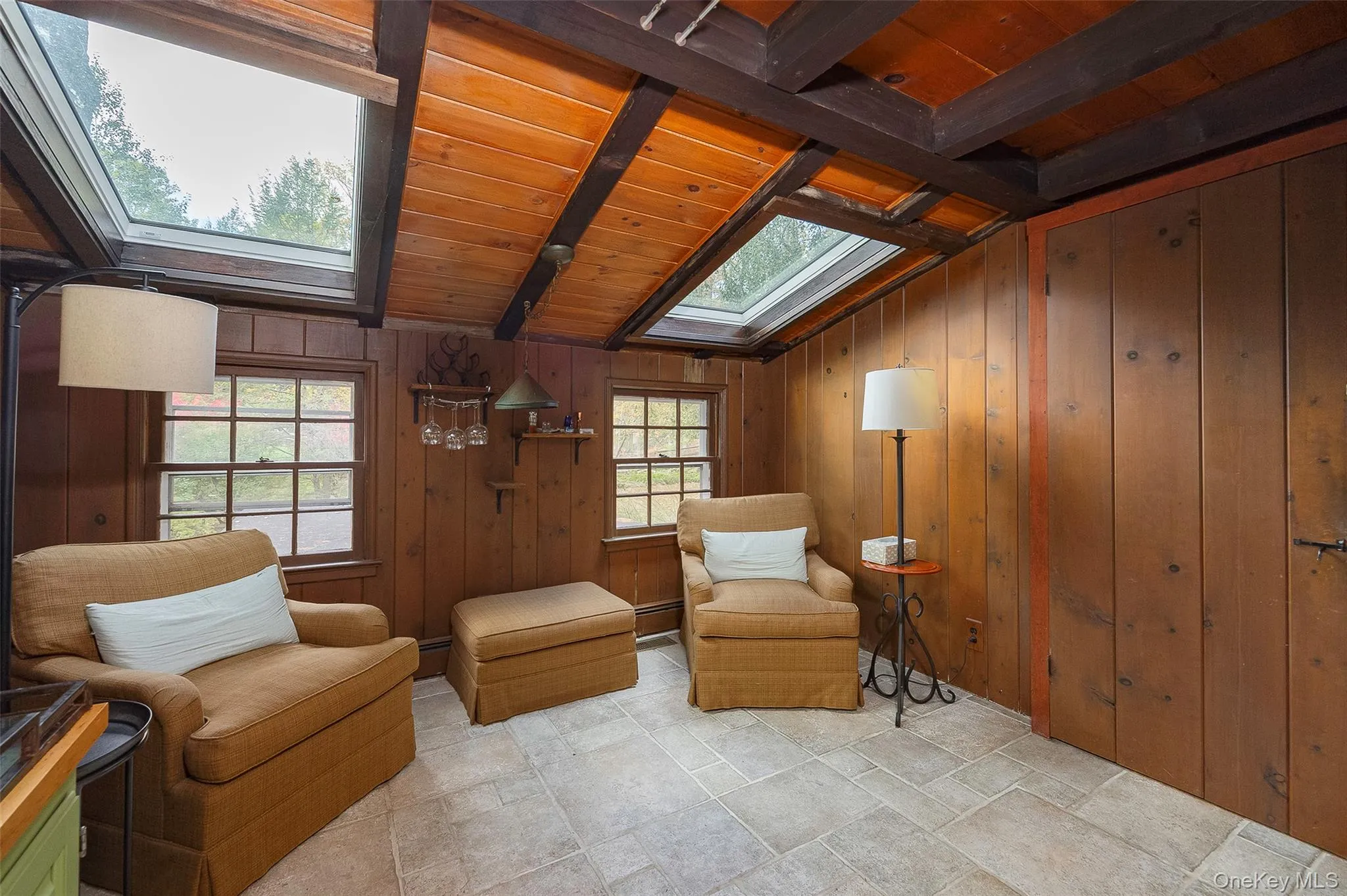 Great space with laundry area! Great space with laundry area!