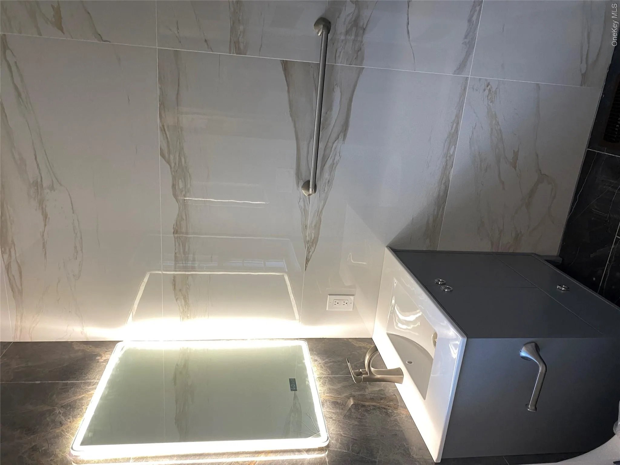 Bathroom with vanity Bathroom with vanity