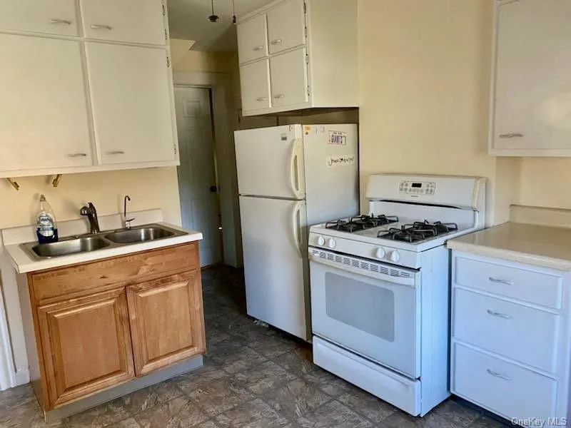 8 Patterson Hill Road, Tuxedo, NY, 2 Bedrooms Bedrooms, 6 Rooms Rooms,2 BathroomsBathrooms,Residential Lease,Idx,Patterson Hill,0,928959 8 Patterson Hill Road, Tuxedo, NY, 2 Bedrooms Bedrooms, 6 Rooms Rooms,2 BathroomsBathrooms,Residential Lease,Idx,Patterson Hill,0,928959