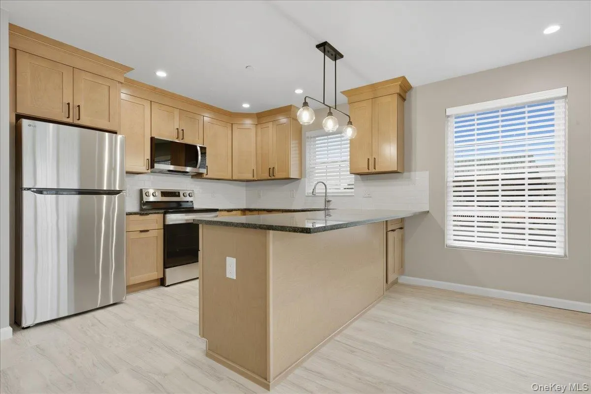 71 Main Street, Hempstead, NY, 1 Bedroom Bedrooms, 3 Rooms Rooms,1 BathroomBathrooms,Residential Lease,Idx,Main,0,928966 71 Main Street, Hempstead, NY, 1 Bedroom Bedrooms, 3 Rooms Rooms,1 BathroomBathrooms,Residential Lease,Idx,Main,0,928966