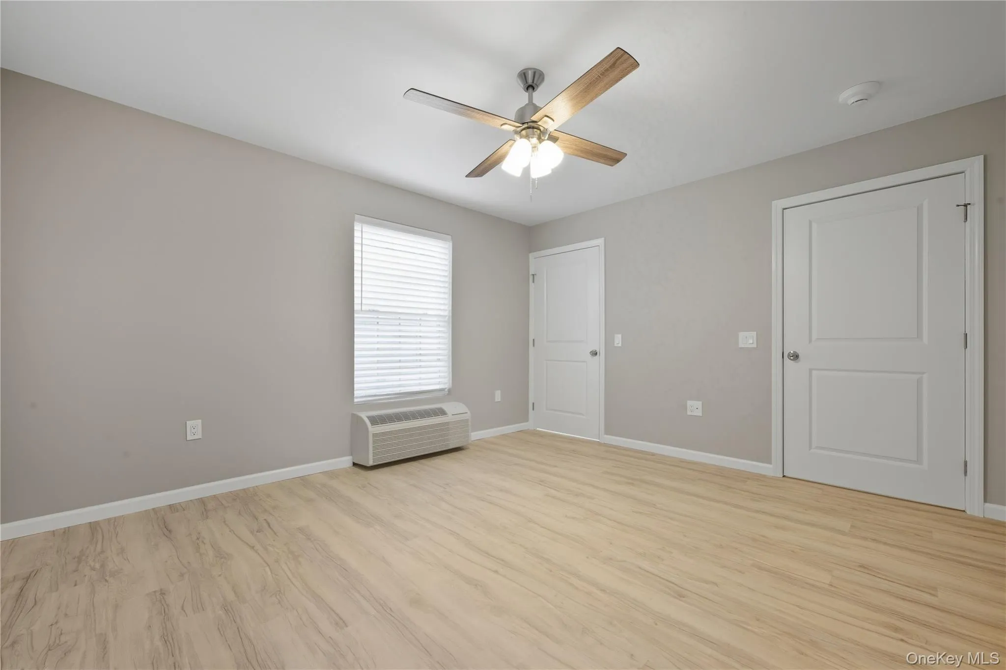 Walk In Closet! Walk In Closet!