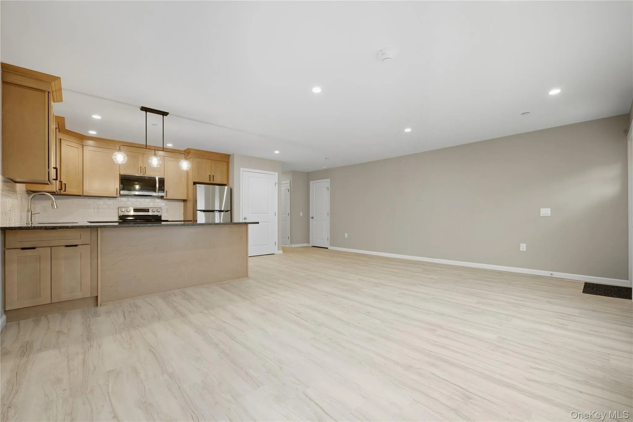 71 Main Street, Hempstead, NY, 1 Bedroom Bedrooms, 3 Rooms Rooms,1 BathroomBathrooms,Residential Lease,Idx,Main,0,929034 71 Main Street, Hempstead, NY, 1 Bedroom Bedrooms, 3 Rooms Rooms,1 BathroomBathrooms,Residential Lease,Idx,Main,0,929034