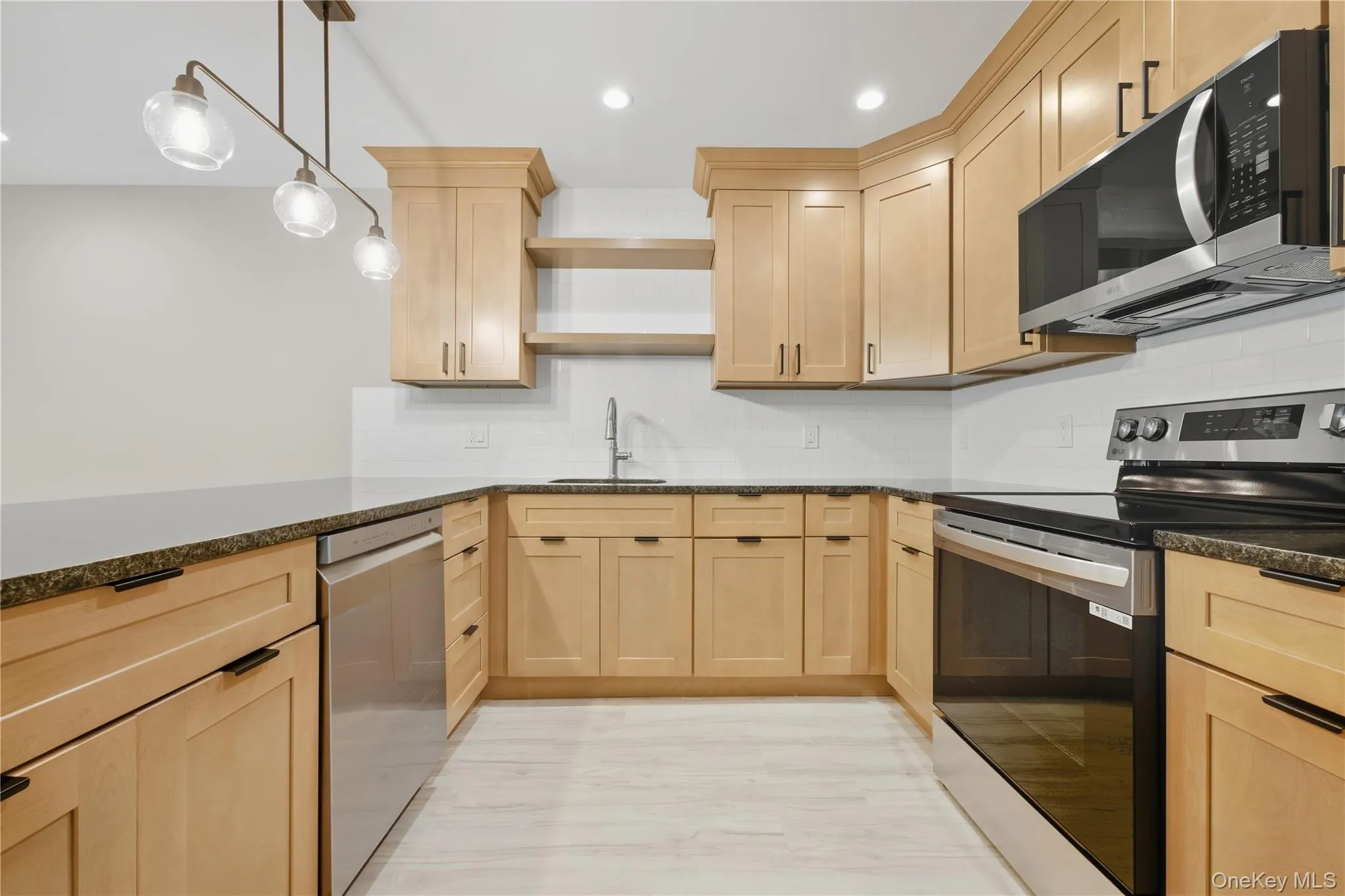 71 Main Street, Hempstead, NY, 1 Bedroom Bedrooms, 3 Rooms Rooms,1 BathroomBathrooms,Residential Lease,Idx,Main,0,929034 71 Main Street, Hempstead, NY, 1 Bedroom Bedrooms, 3 Rooms Rooms,1 BathroomBathrooms,Residential Lease,Idx,Main,0,929034