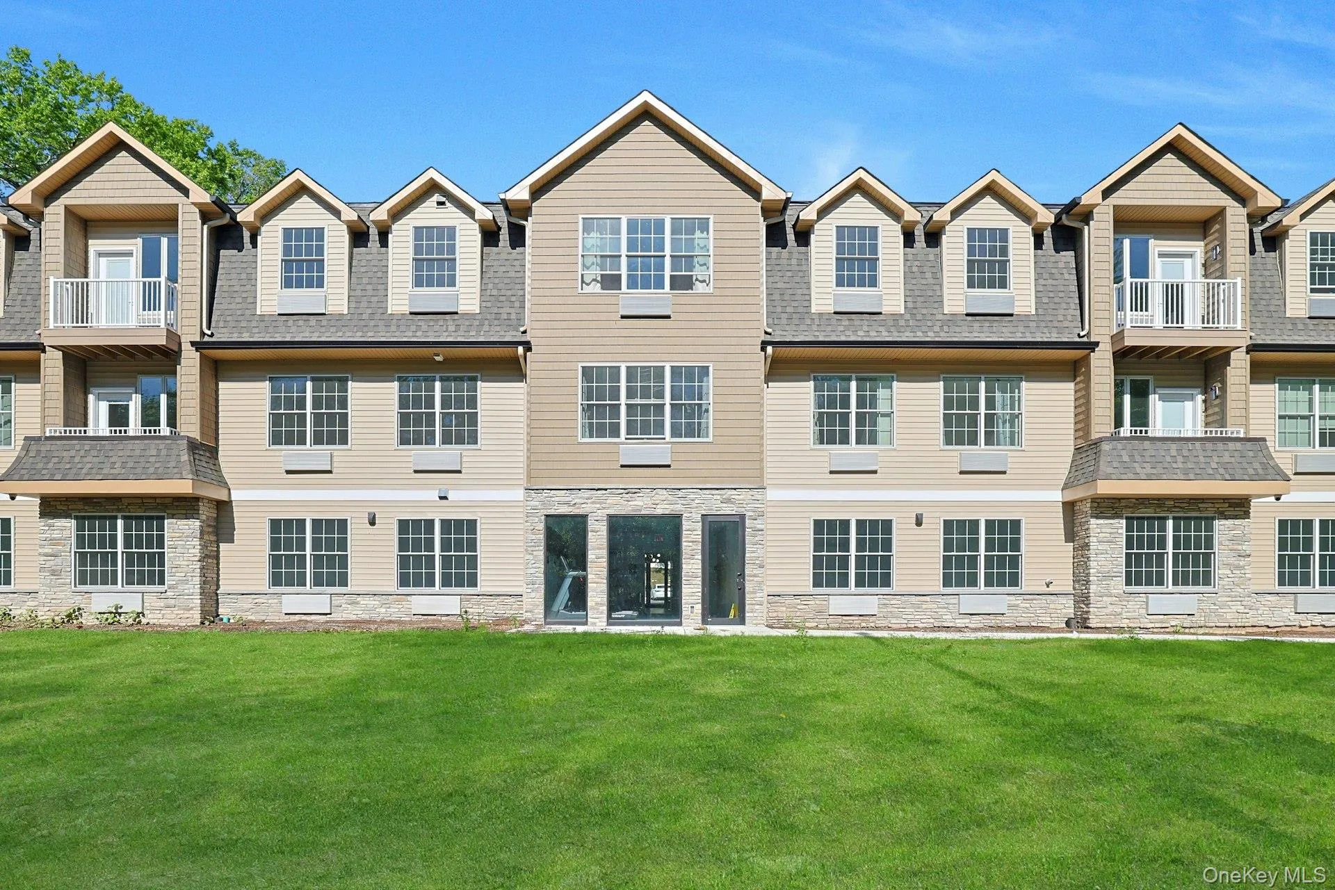 962 Route 9W, Clarkstown, NY, 2 Bedrooms Bedrooms, 4 Rooms Rooms,2 BathroomsBathrooms,Residential Lease,Idx,Route 9W,0,929115 962 Route 9W, Clarkstown, NY, 2 Bedrooms Bedrooms, 4 Rooms Rooms,2 BathroomsBathrooms,Residential Lease,Idx,Route 9W,0,929115