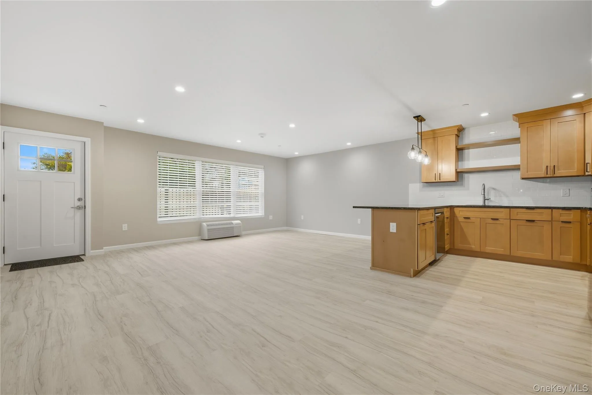 71 Main Street, Hempstead, NY, 1 Bedroom Bedrooms, 3 Rooms Rooms,1 BathroomBathrooms,Residential Lease,Idx,Main,0,929172 71 Main Street, Hempstead, NY, 1 Bedroom Bedrooms, 3 Rooms Rooms,1 BathroomBathrooms,Residential Lease,Idx,Main,0,929172