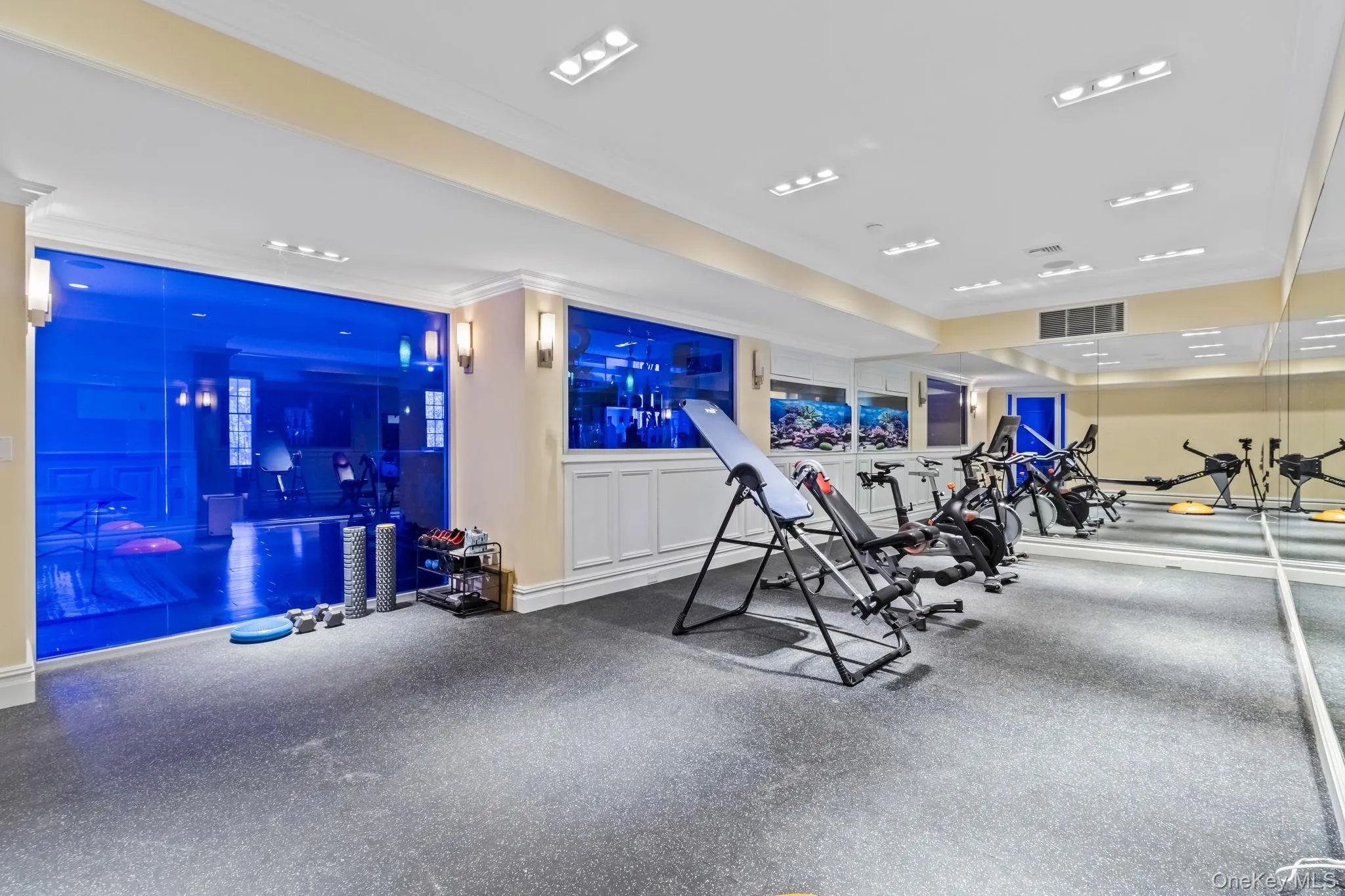 Exercise room with ornamental molding Exercise room with ornamental molding