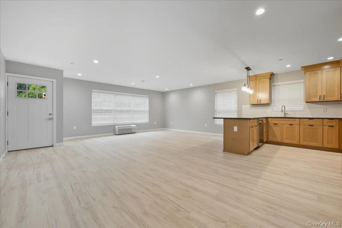 71 Main Street, Hempstead, NY, 1 Bedroom Bedrooms, 3 Rooms Rooms,1 BathroomBathrooms,Residential Lease,Idx,Main,0,929208 71 Main Street, Hempstead, NY, 1 Bedroom Bedrooms, 3 Rooms Rooms,1 BathroomBathrooms,Residential Lease,Idx,Main,0,929208