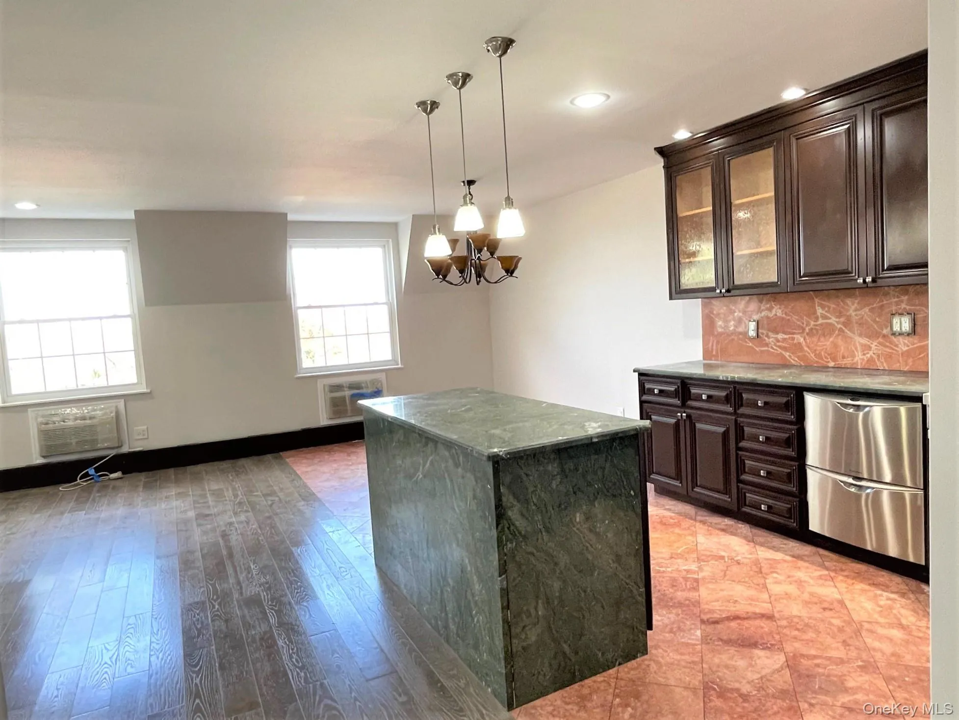 Open Kitchen Layout, Living Room has Bay and Bridgeview Window Open Kitchen Layout, Living Room has Bay and Bridgeview Window