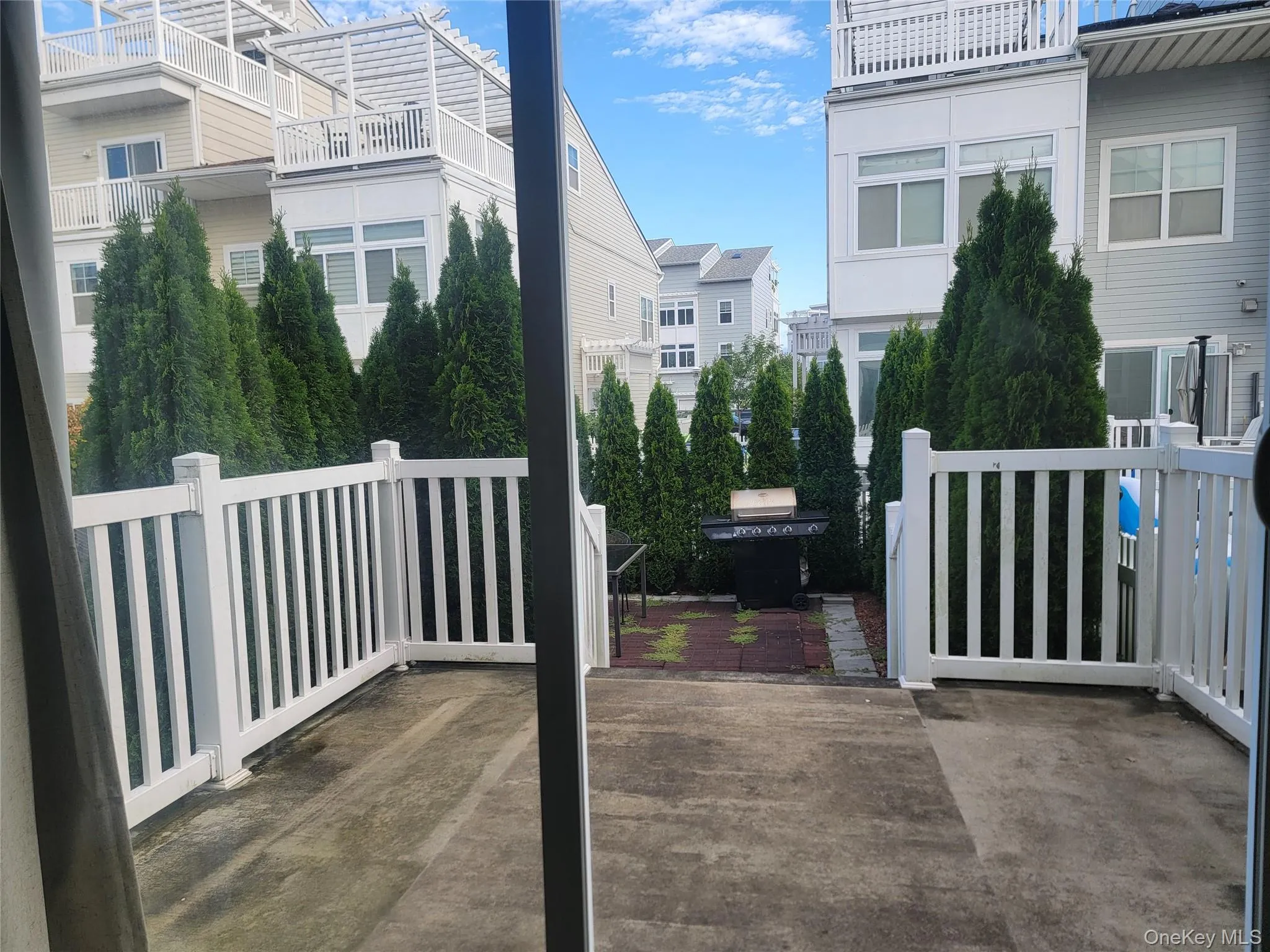 Great for Lounging & BBq Great for Lounging & BBq