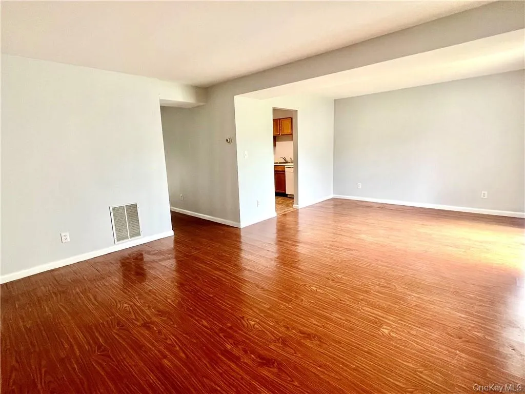 51 Woodlake Drive, Middletown, NY, 3 Bedrooms Bedrooms, 7 Rooms Rooms,1 BathroomBathrooms,Residential Lease,Idx,Woodlake,0,929469 51 Woodlake Drive, Middletown, NY, 3 Bedrooms Bedrooms, 7 Rooms Rooms,1 BathroomBathrooms,Residential Lease,Idx,Woodlake,0,929469