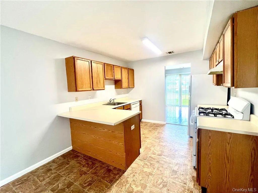 51 Woodlake Drive, Middletown, NY, 3 Bedrooms Bedrooms, 7 Rooms Rooms,1 BathroomBathrooms,Residential Lease,Idx,Woodlake,0,929469 51 Woodlake Drive, Middletown, NY, 3 Bedrooms Bedrooms, 7 Rooms Rooms,1 BathroomBathrooms,Residential Lease,Idx,Woodlake,0,929469