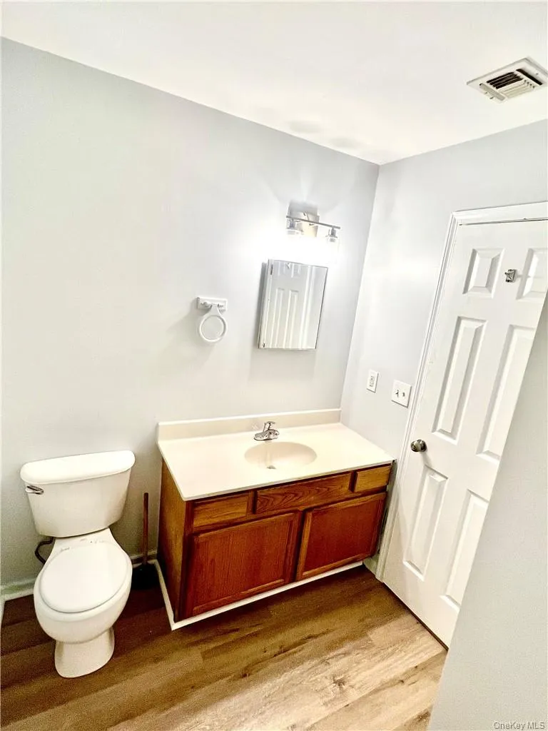 51 Woodlake Drive, Middletown, NY, 3 Bedrooms Bedrooms, 7 Rooms Rooms,1 BathroomBathrooms,Residential Lease,Idx,Woodlake,0,929469 51 Woodlake Drive, Middletown, NY, 3 Bedrooms Bedrooms, 7 Rooms Rooms,1 BathroomBathrooms,Residential Lease,Idx,Woodlake,0,929469