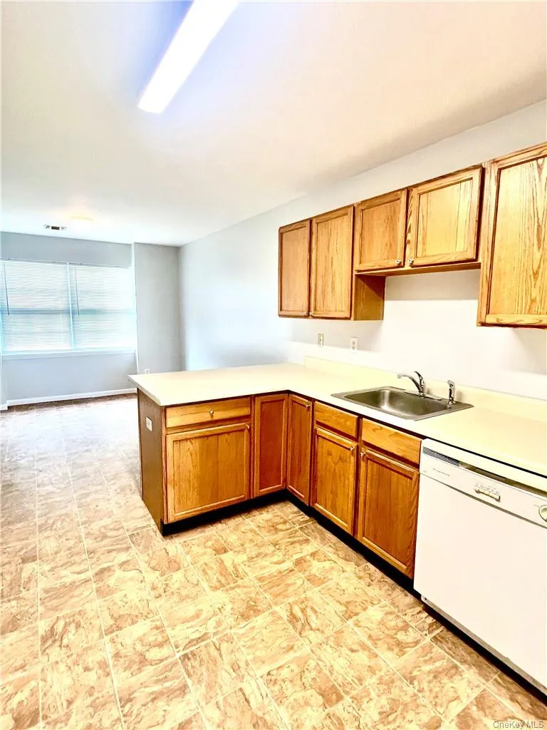 51 Woodlake Drive, Middletown, NY, 3 Bedrooms Bedrooms, 7 Rooms Rooms,1 BathroomBathrooms,Residential Lease,Idx,Woodlake,0,929469 51 Woodlake Drive, Middletown, NY, 3 Bedrooms Bedrooms, 7 Rooms Rooms,1 BathroomBathrooms,Residential Lease,Idx,Woodlake,0,929469