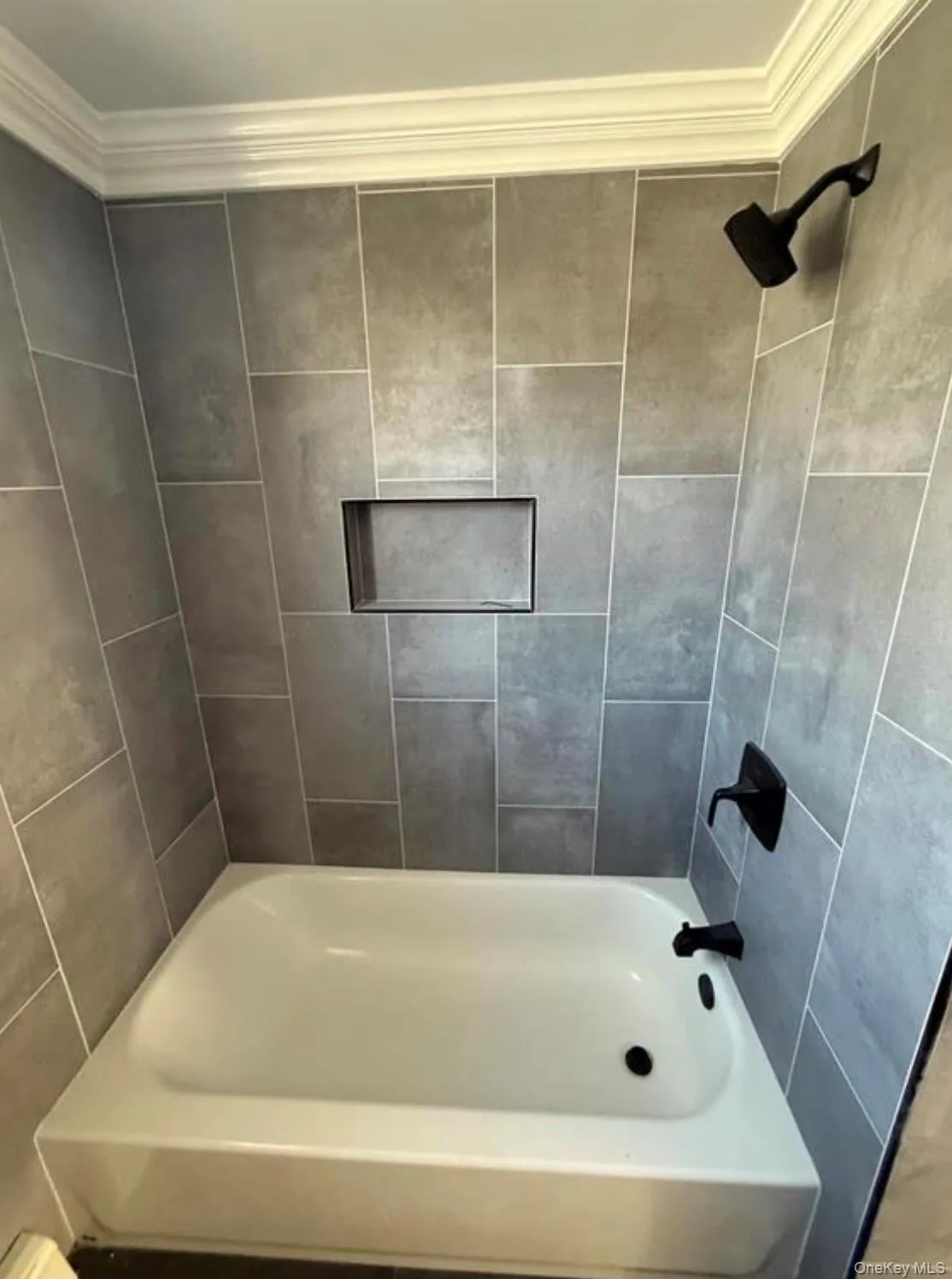 Full bath with crown molding Full bath with crown molding