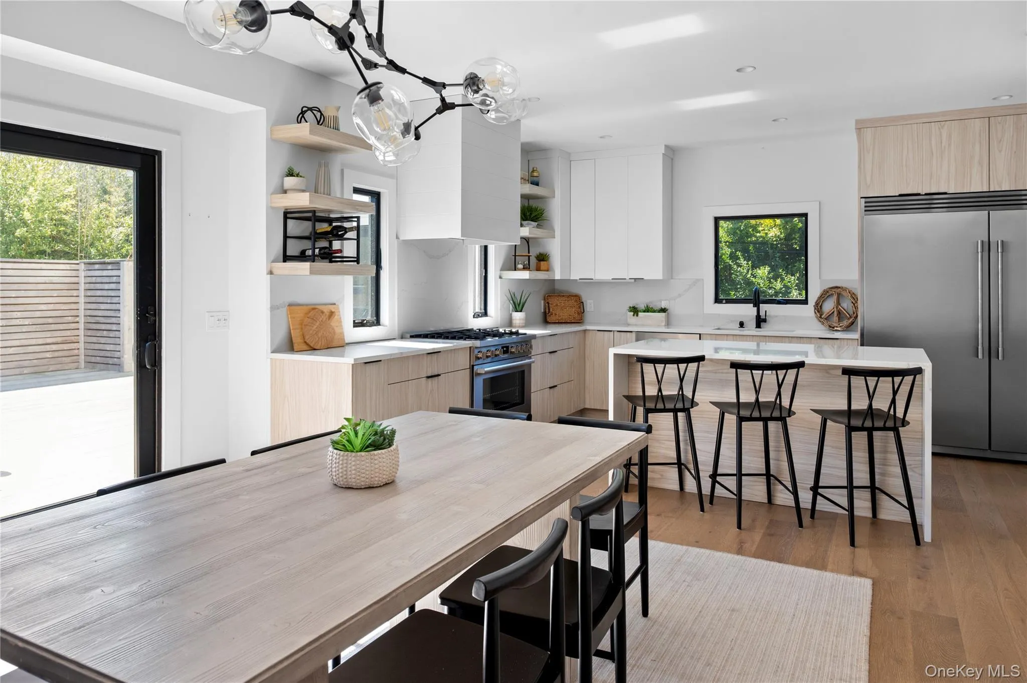 Dinning Room through to the Kitchen Dinning Room through to the Kitchen