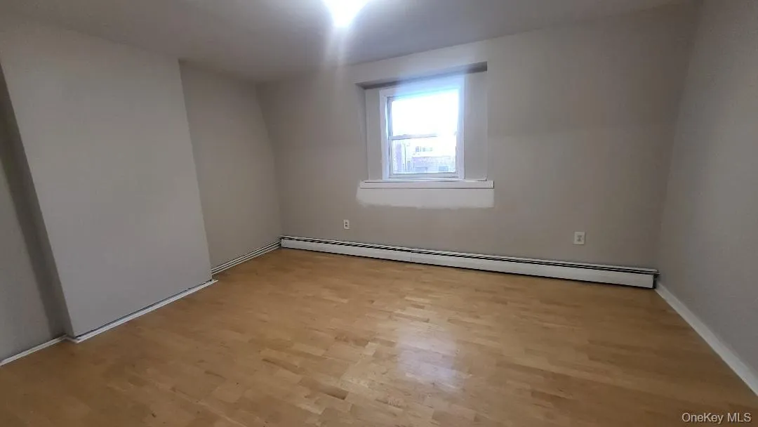 Bedroom 6 on the third floor Bedroom 6 on the third floor