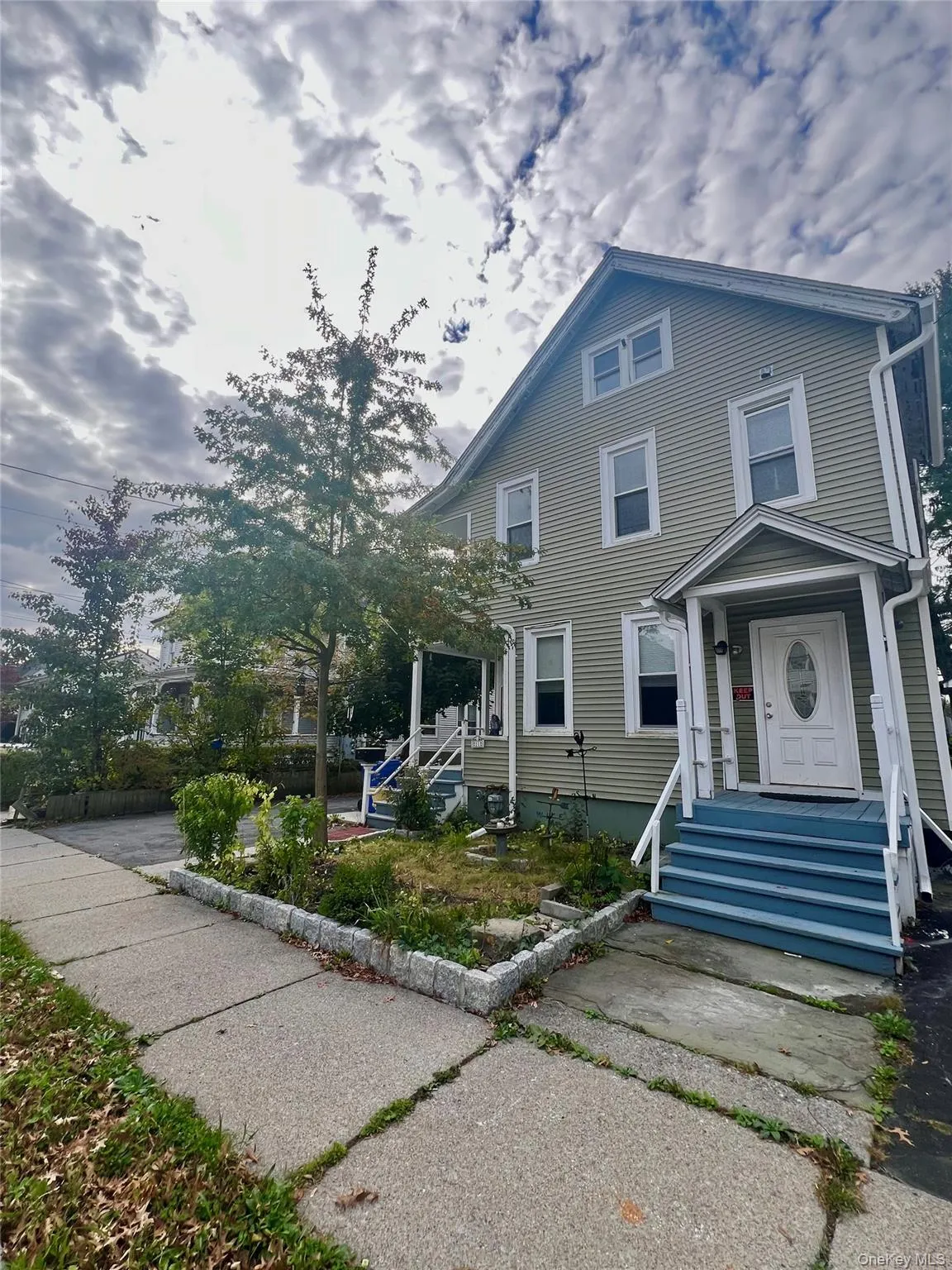 View of front of property featuring covered porch View of front of property featuring covered porch