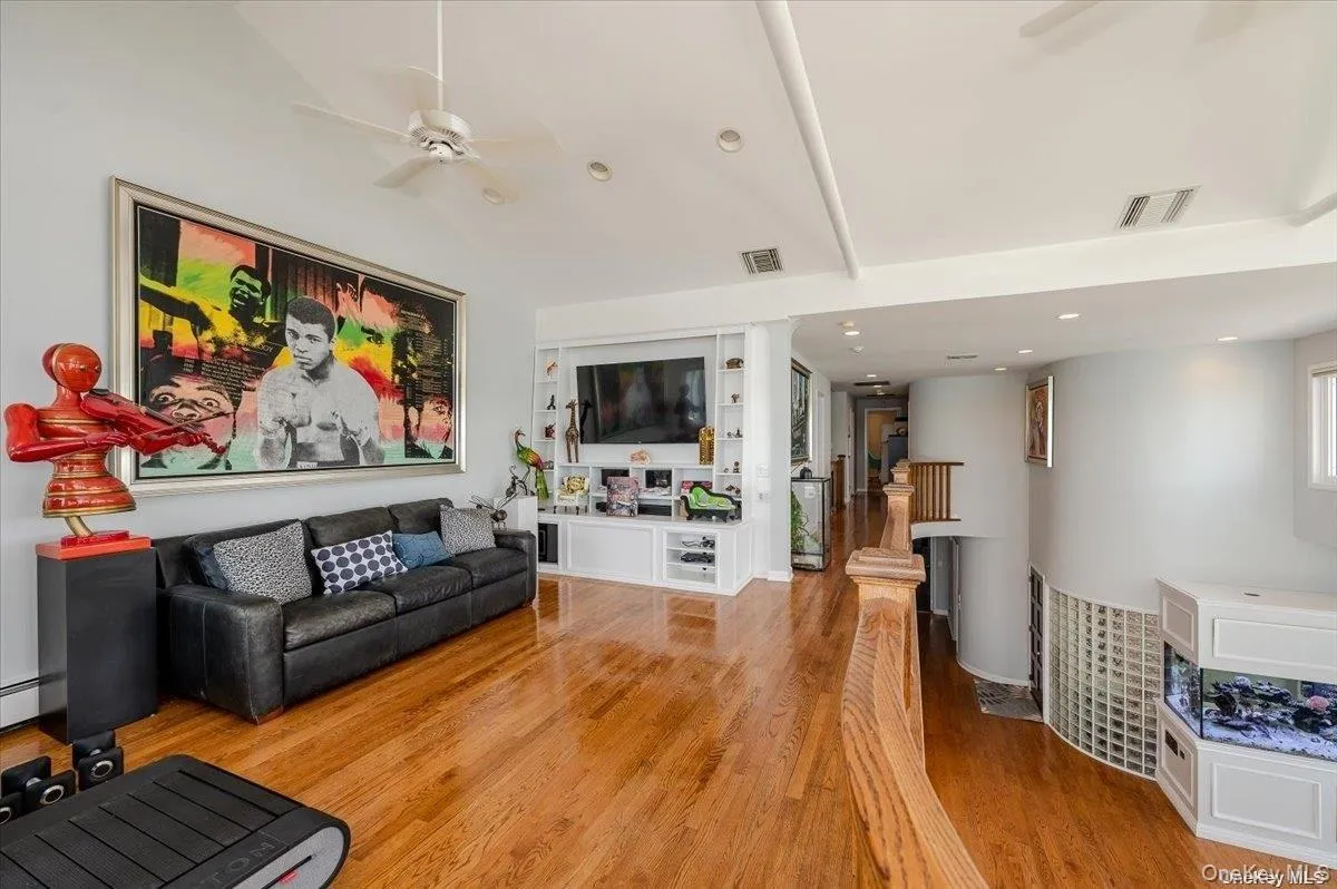 94 Heron Street, Long Beach, NY, 5 Bedrooms Bedrooms, 10 Rooms Rooms,3 BathroomsBathrooms,Residential Lease,Idx,Heron,0,929870 94 Heron Street, Long Beach, NY, 5 Bedrooms Bedrooms, 10 Rooms Rooms,3 BathroomsBathrooms,Residential Lease,Idx,Heron,0,929870