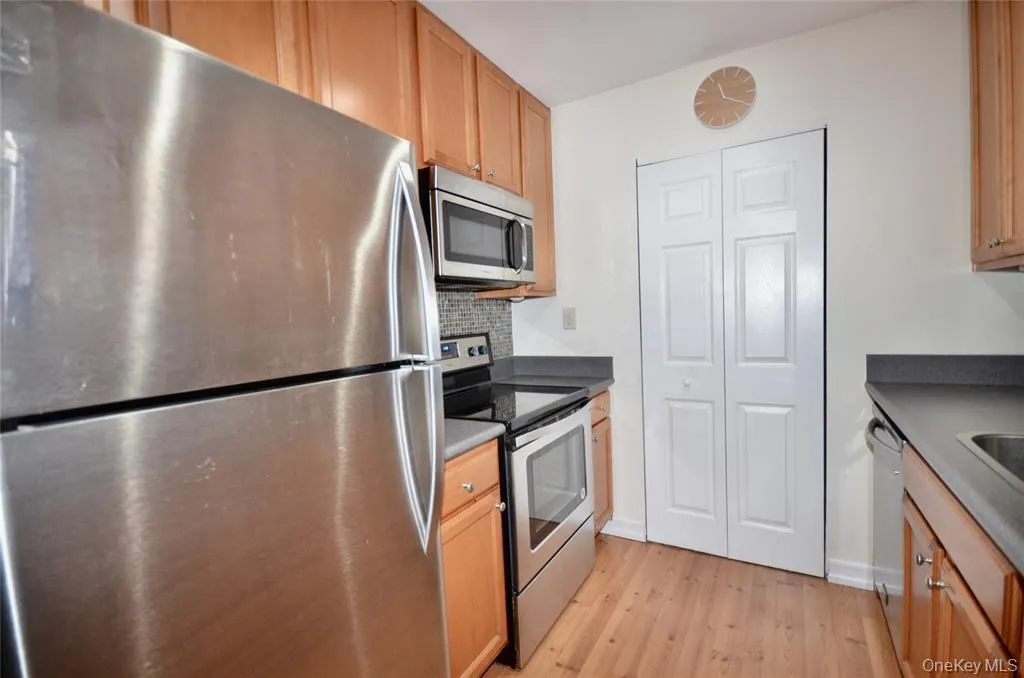 99 Richmond Boulevard, Islip, NY, 2 Bedrooms Bedrooms, 4 Rooms Rooms,1 BathroomBathrooms,Residential Lease,Idx,Richmond,0,929909 99 Richmond Boulevard, Islip, NY, 2 Bedrooms Bedrooms, 4 Rooms Rooms,1 BathroomBathrooms,Residential Lease,Idx,Richmond,0,929909