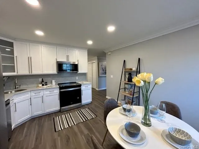 285 Victorian Court, Brookhaven, NY, 2 Bedrooms Bedrooms, 6 Rooms Rooms,2 BathroomsBathrooms,Residential Lease,Idx,Victorian,0,930019 285 Victorian Court, Brookhaven, NY, 2 Bedrooms Bedrooms, 6 Rooms Rooms,2 BathroomsBathrooms,Residential Lease,Idx,Victorian,0,930019