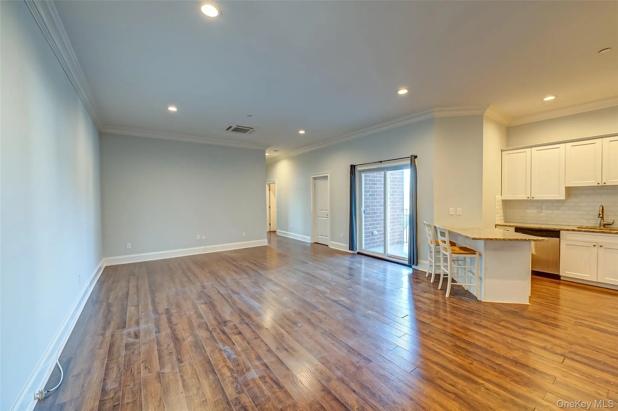 50 - 2F Stewart Avenue, Huntington, NY, 2 Bedrooms Bedrooms, 4 Rooms Rooms,1 BathroomBathrooms,Residential Lease,Idx,Stewart,0,930124 50 - 2F Stewart Avenue, Huntington, NY, 2 Bedrooms Bedrooms, 4 Rooms Rooms,1 BathroomBathrooms,Residential Lease,Idx,Stewart,0,930124