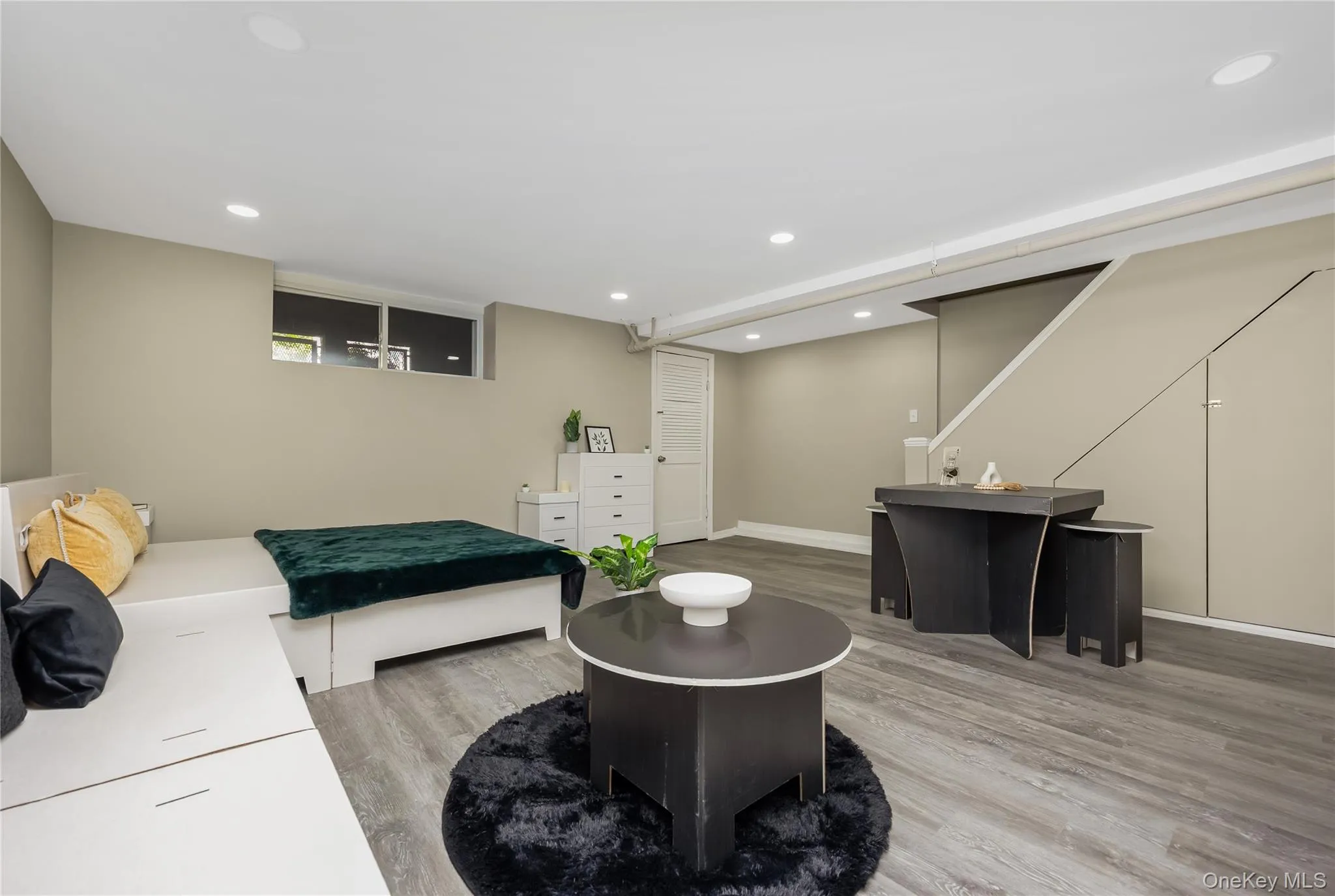 7334 174th Street, New York, NY, 3 Bedrooms Bedrooms, 6 Rooms Rooms,1 BathroomBathrooms,Residential,For Rent,174th,0,930172 7334 174th Street, New York, NY, 3 Bedrooms Bedrooms, 6 Rooms Rooms,1 BathroomBathrooms,Residential,For Rent,174th,0,930172