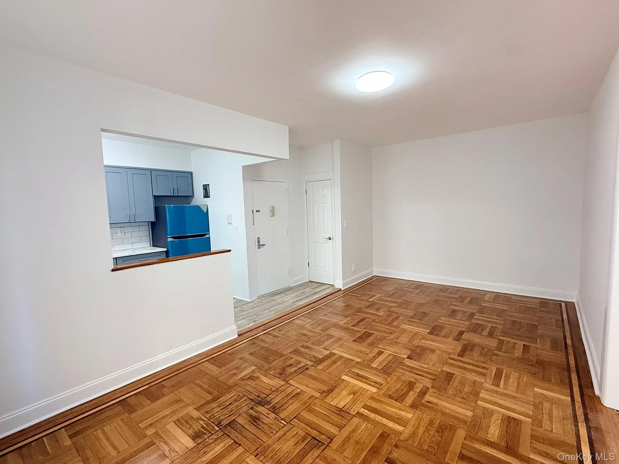 Empty room featuring baseboards Empty room featuring baseboards
