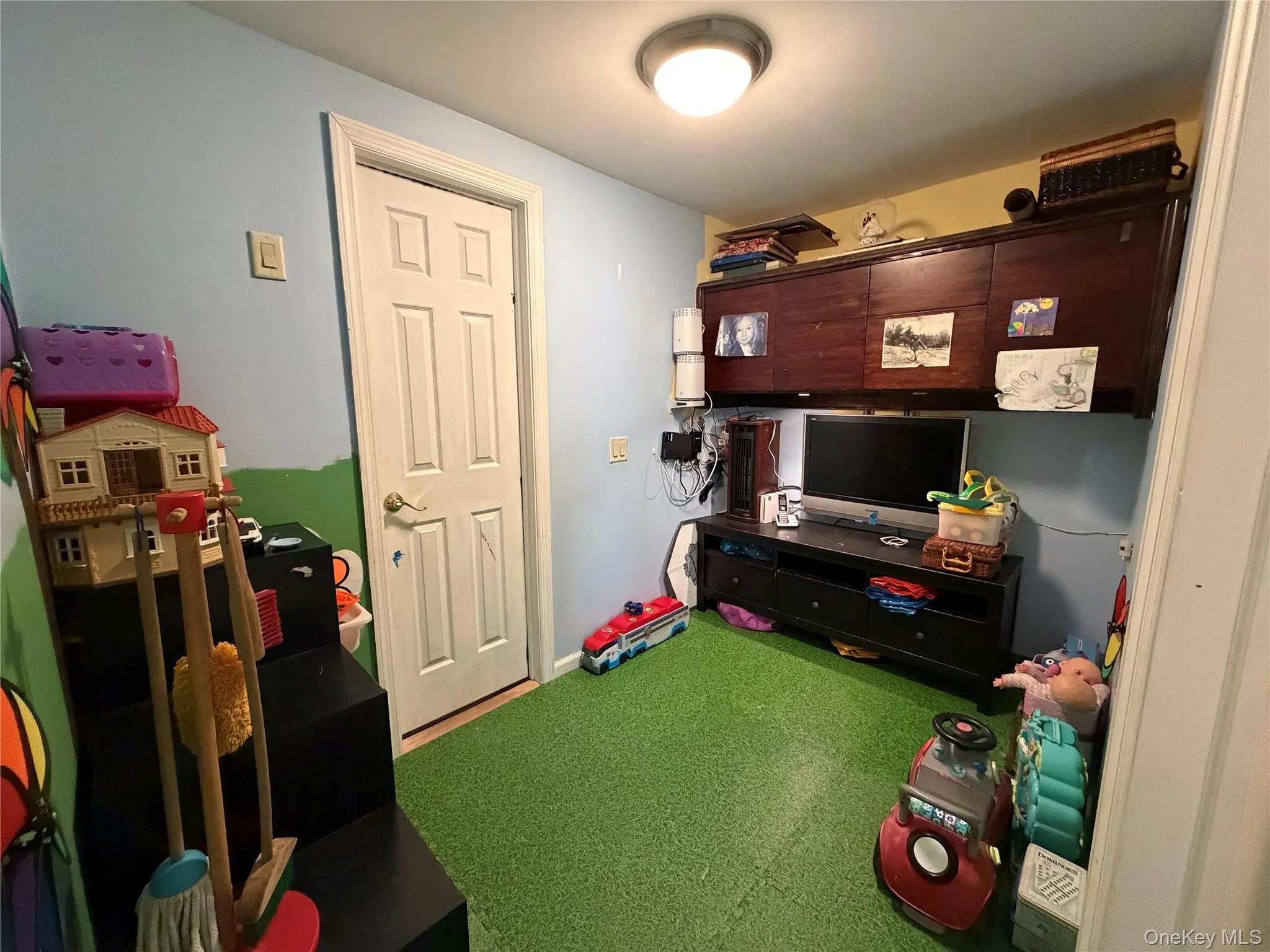 Rec room with carpet flooring Rec room with carpet flooring