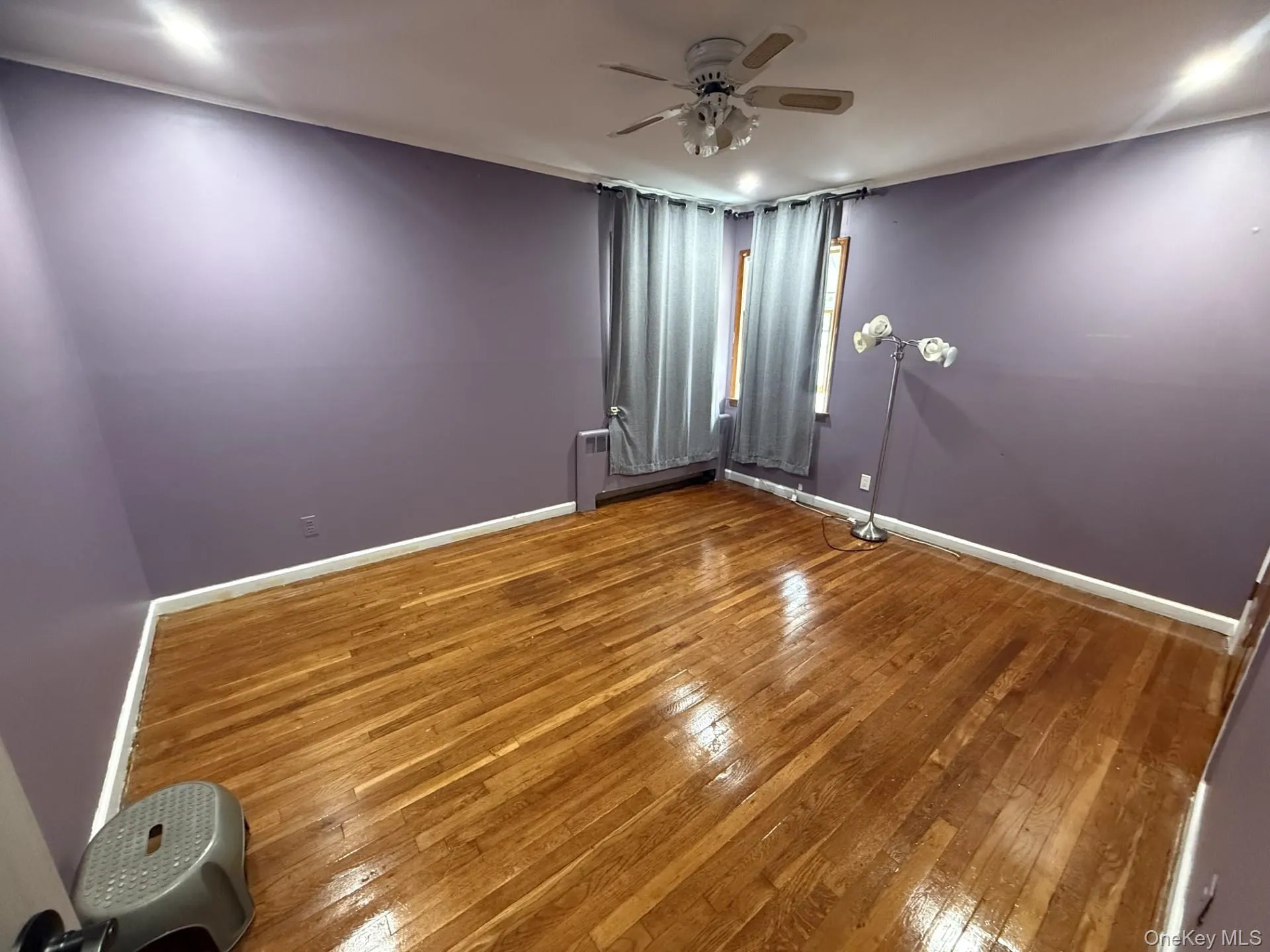 Primary bedroom on 1st fl Primary bedroom on 1st fl