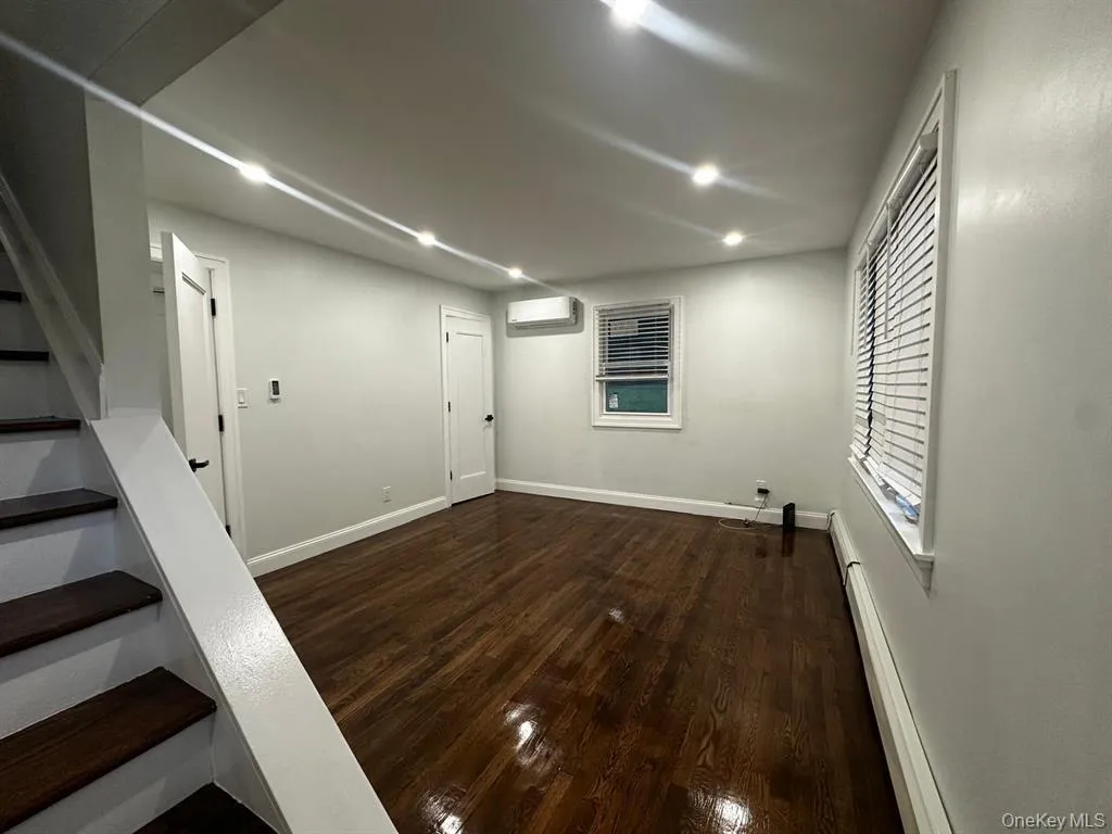 18 Davis Street, Huntington, NY, 3 Bedrooms Bedrooms, 7 Rooms Rooms,3 BathroomsBathrooms,Residential Lease,Idx,Davis,0,930415 18 Davis Street, Huntington, NY, 3 Bedrooms Bedrooms, 7 Rooms Rooms,3 BathroomsBathrooms,Residential Lease,Idx,Davis,0,930415